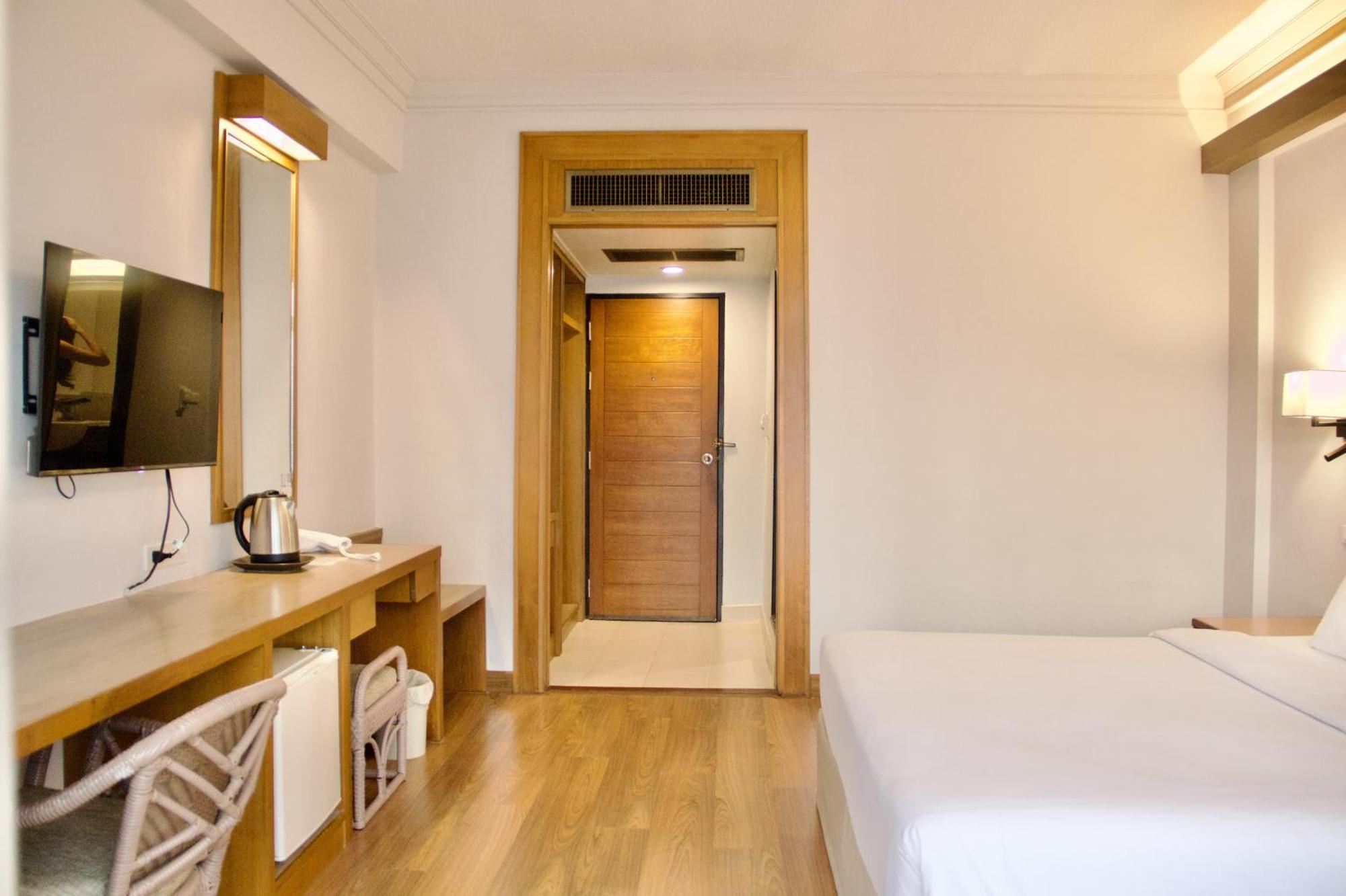 Deluxe Double or Twin Room Balcony