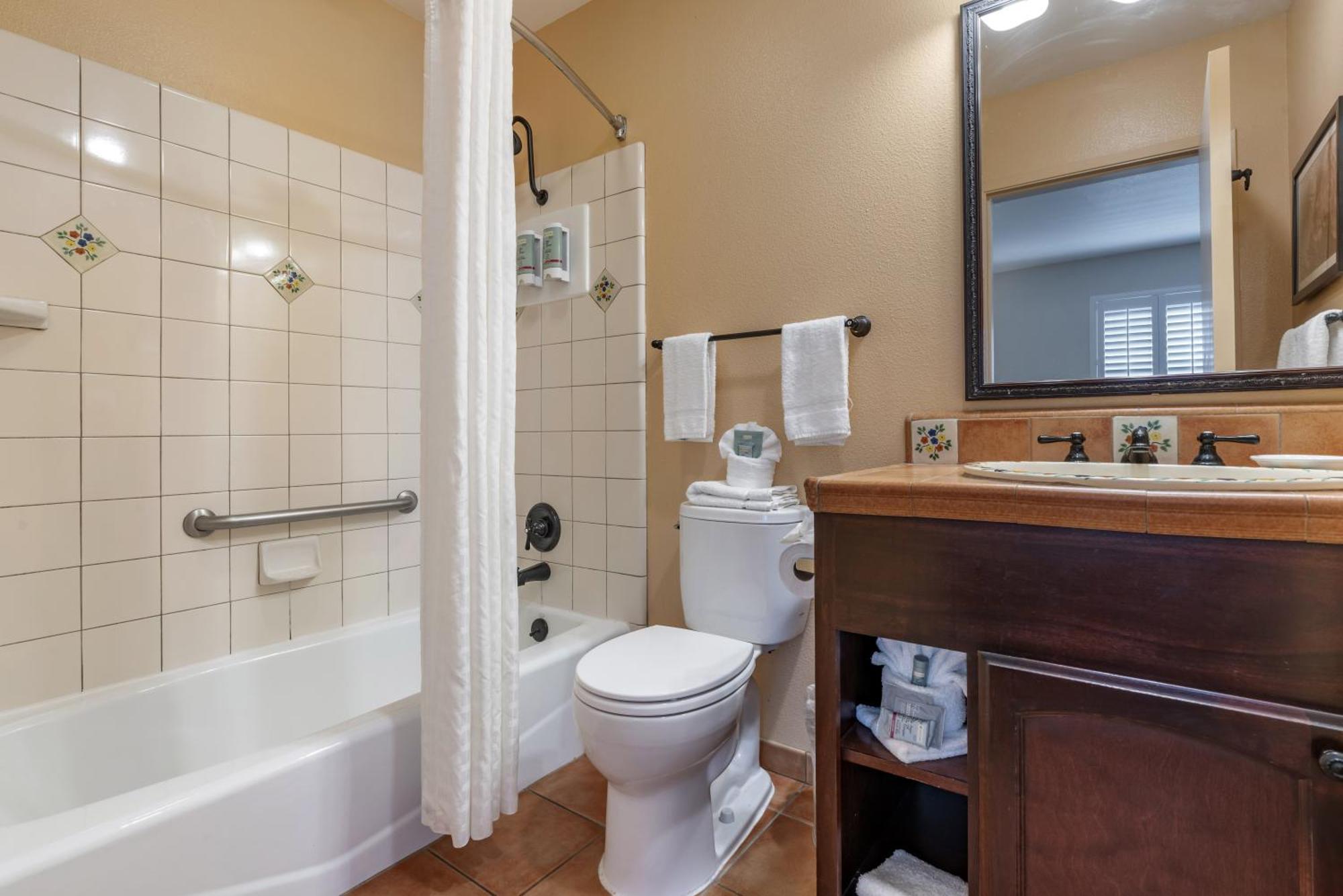 Two-Bedroom Suite One King One Queen Bed Spa Bath Fireplace Non-Smoking