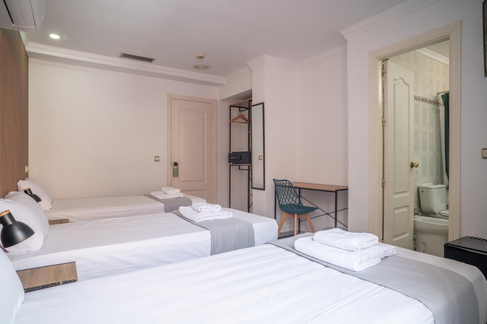 Basic Triple Room