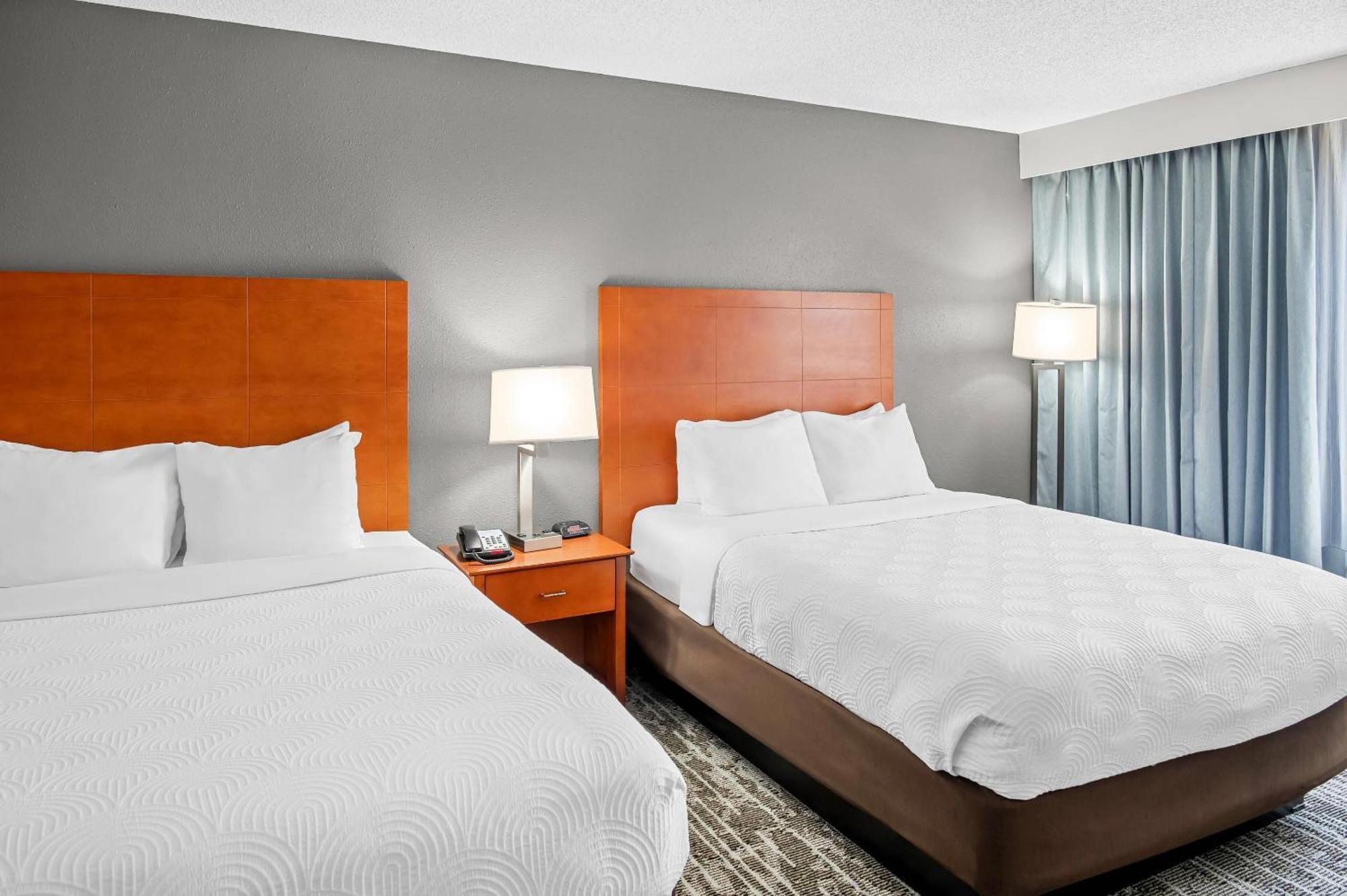 Queen Room Two Queen Beds Pool View Non-Smoking