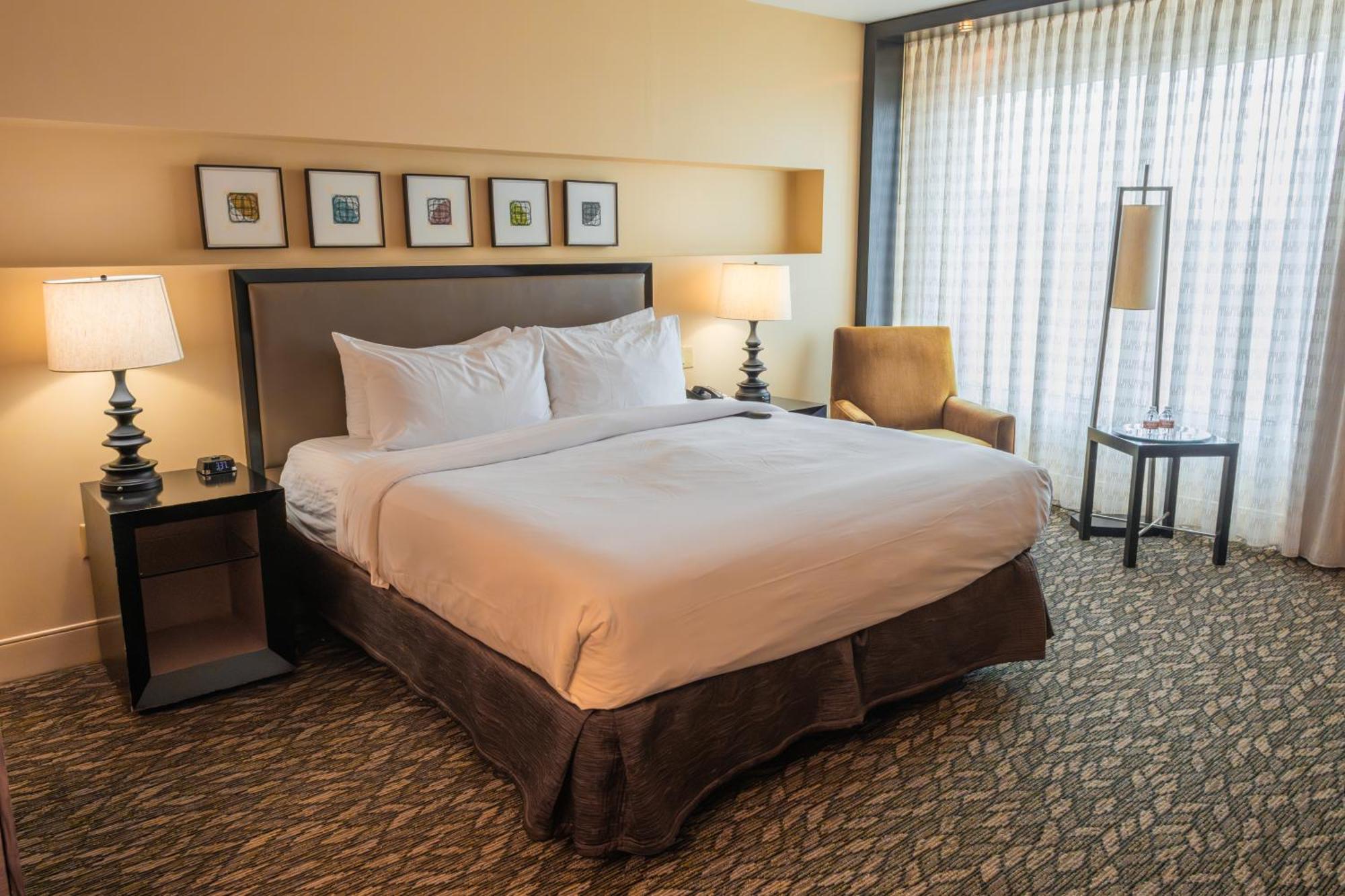 Deluxe King Room