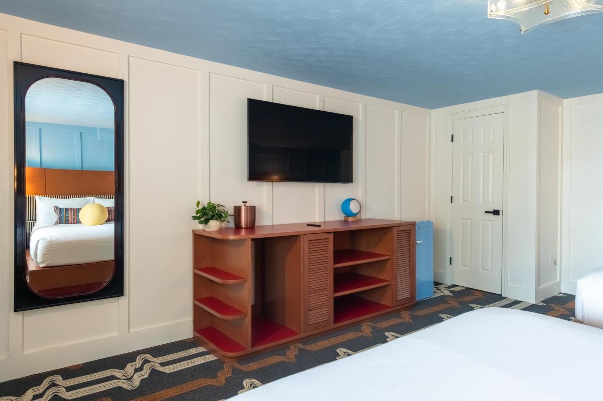 Queen Room Two Queen Beds Main Building