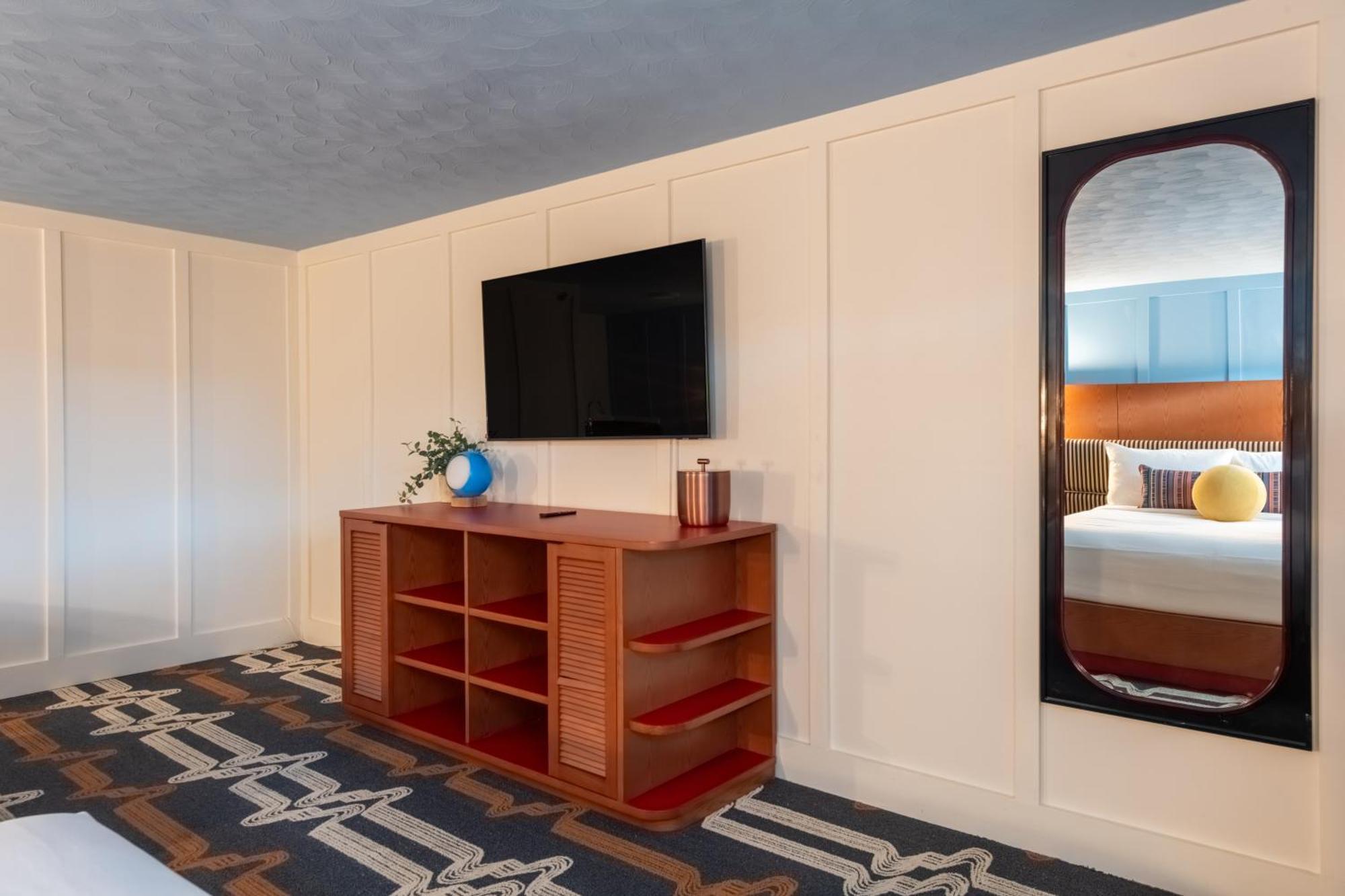 2 Queen Efficiency Suite Pet Friendly-fee applies