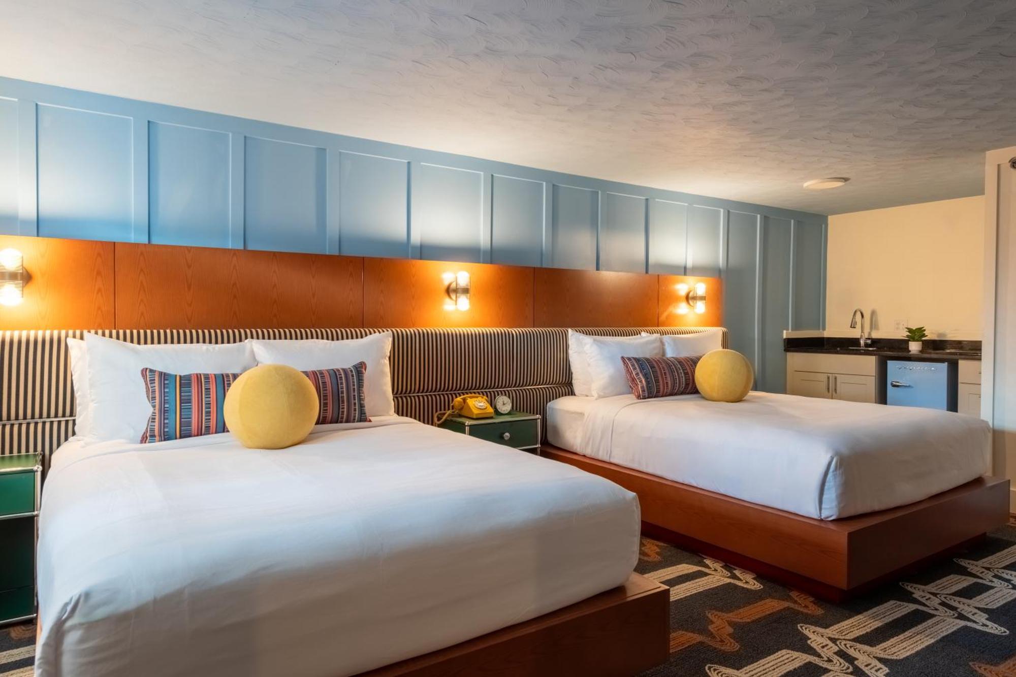 2 Queen Efficiency Suite Pet Friendly-fee applies