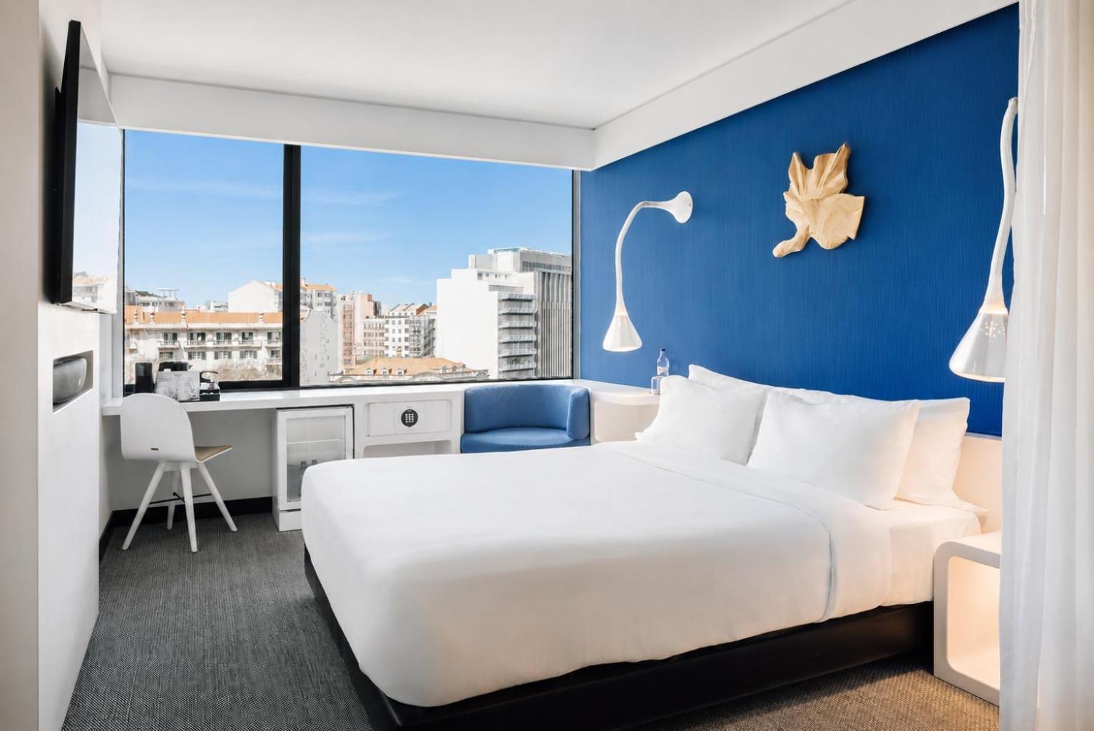 Deluxe Double or Twin Room City View