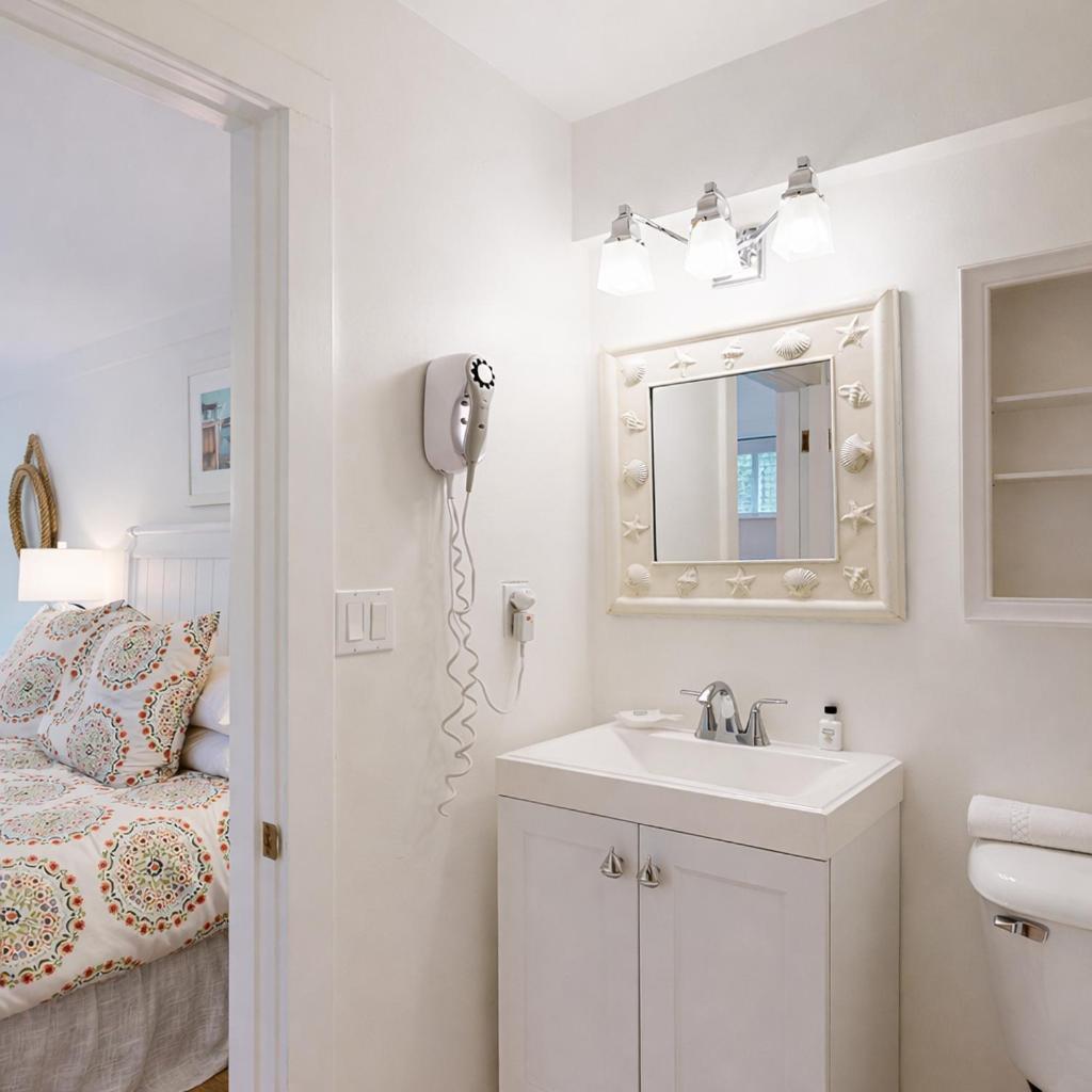 Trellis Room King Bed