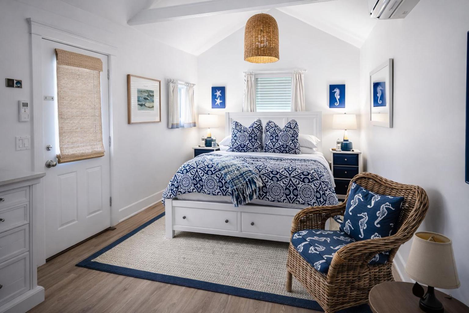 Camden Cottage Queen Bed