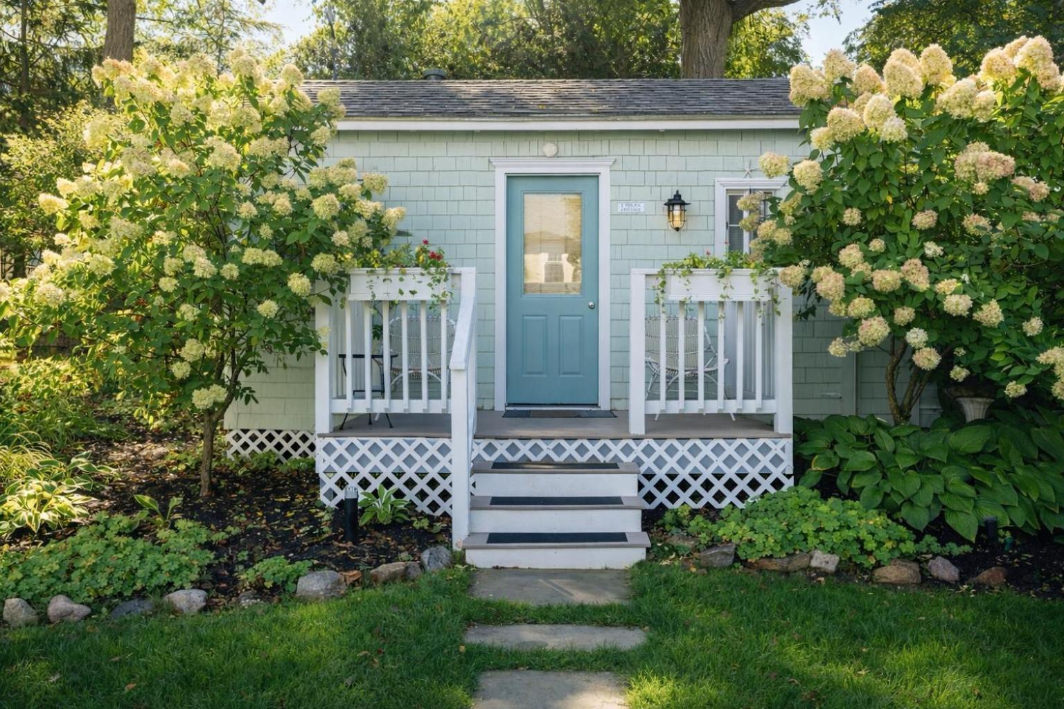 Camden Cottage Queen Bed