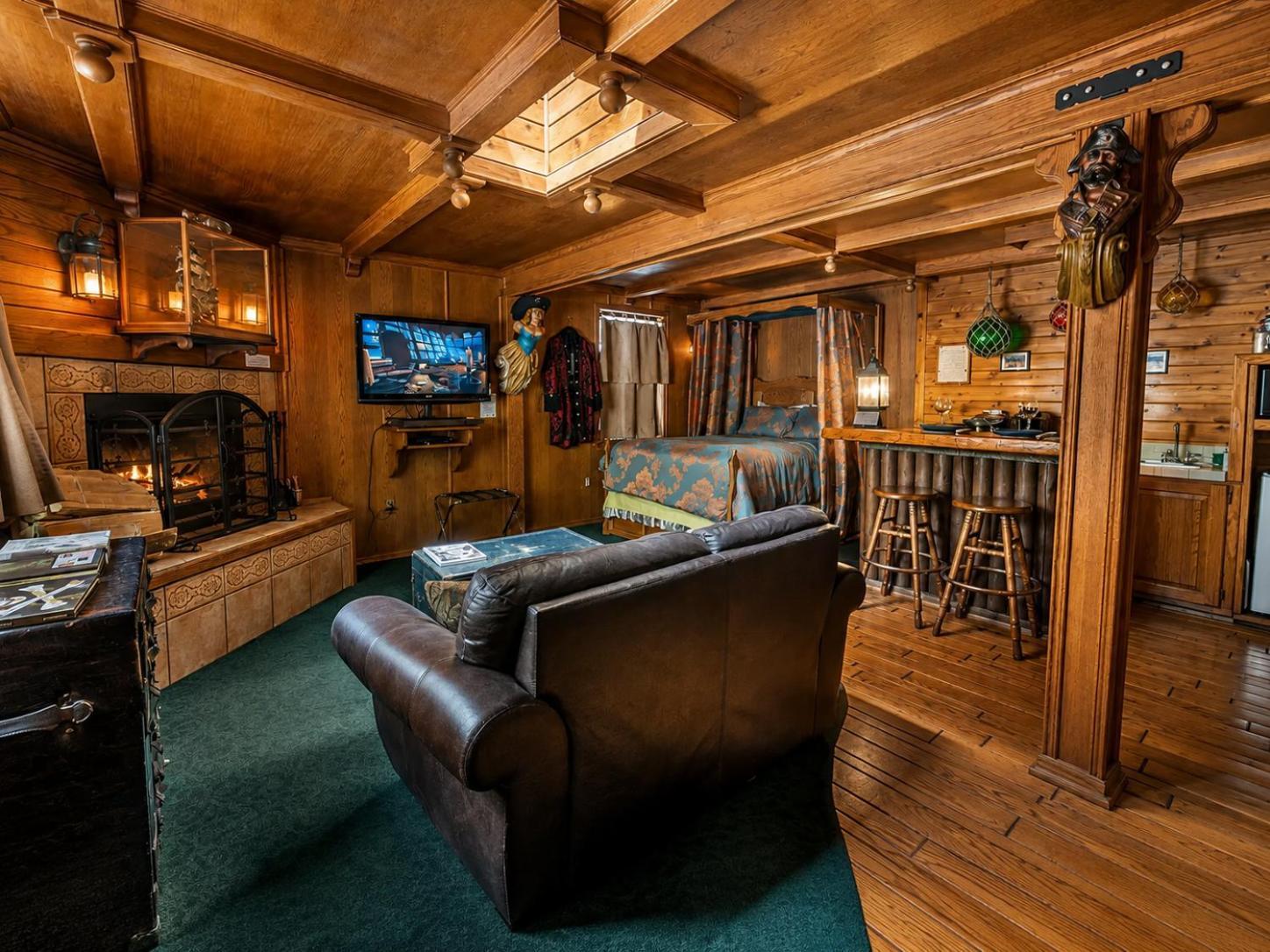 Captains Quarters