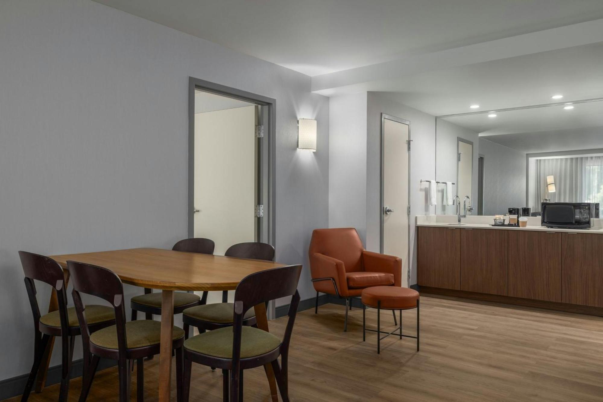 One-Bedroom Queen Suite Two Queen Beds Sofa Bed Hearing Accessible