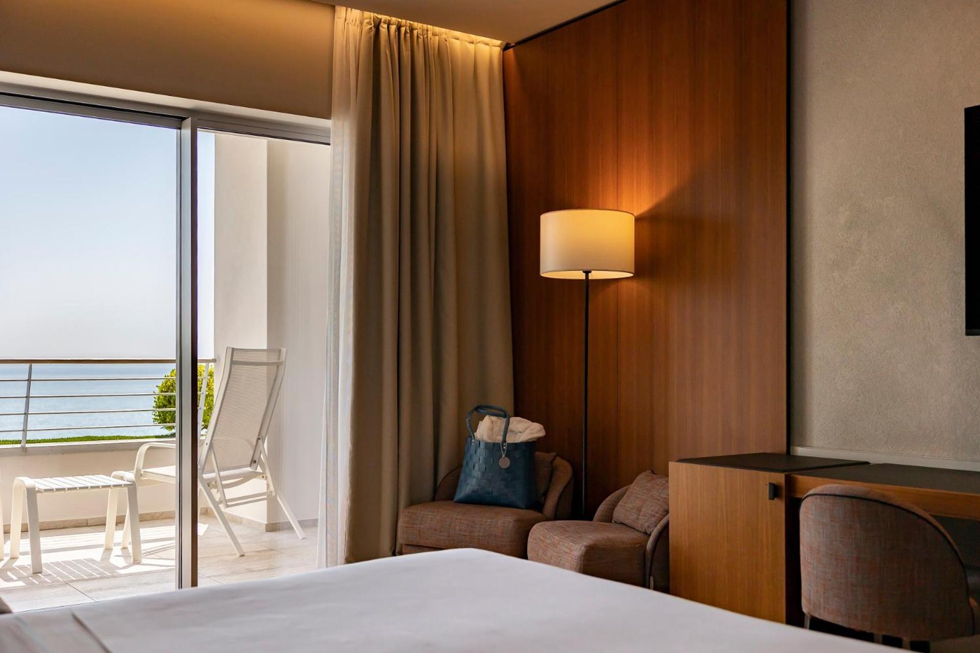 Junior Suite Lake View Spa Access