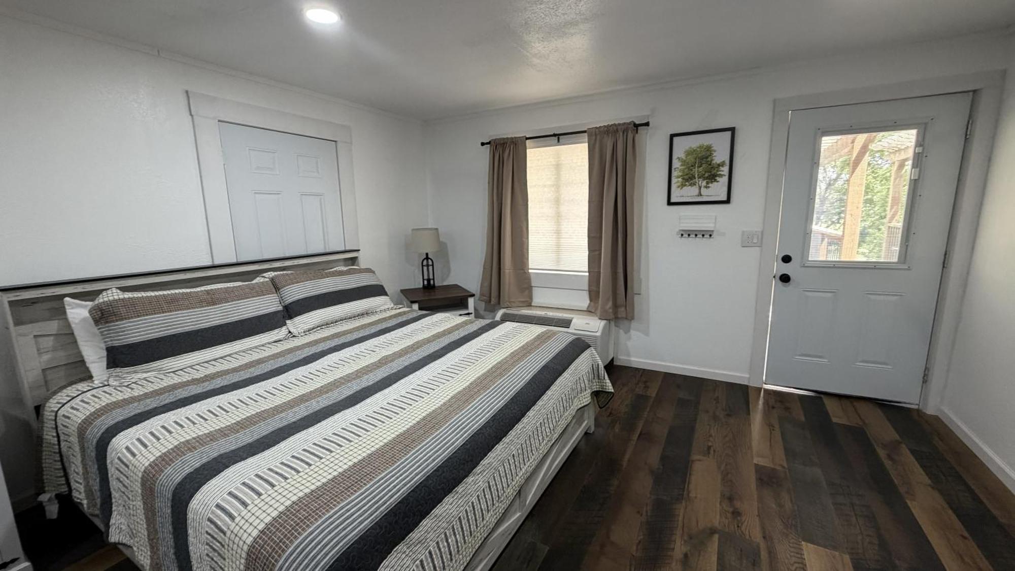 Superior King Suite