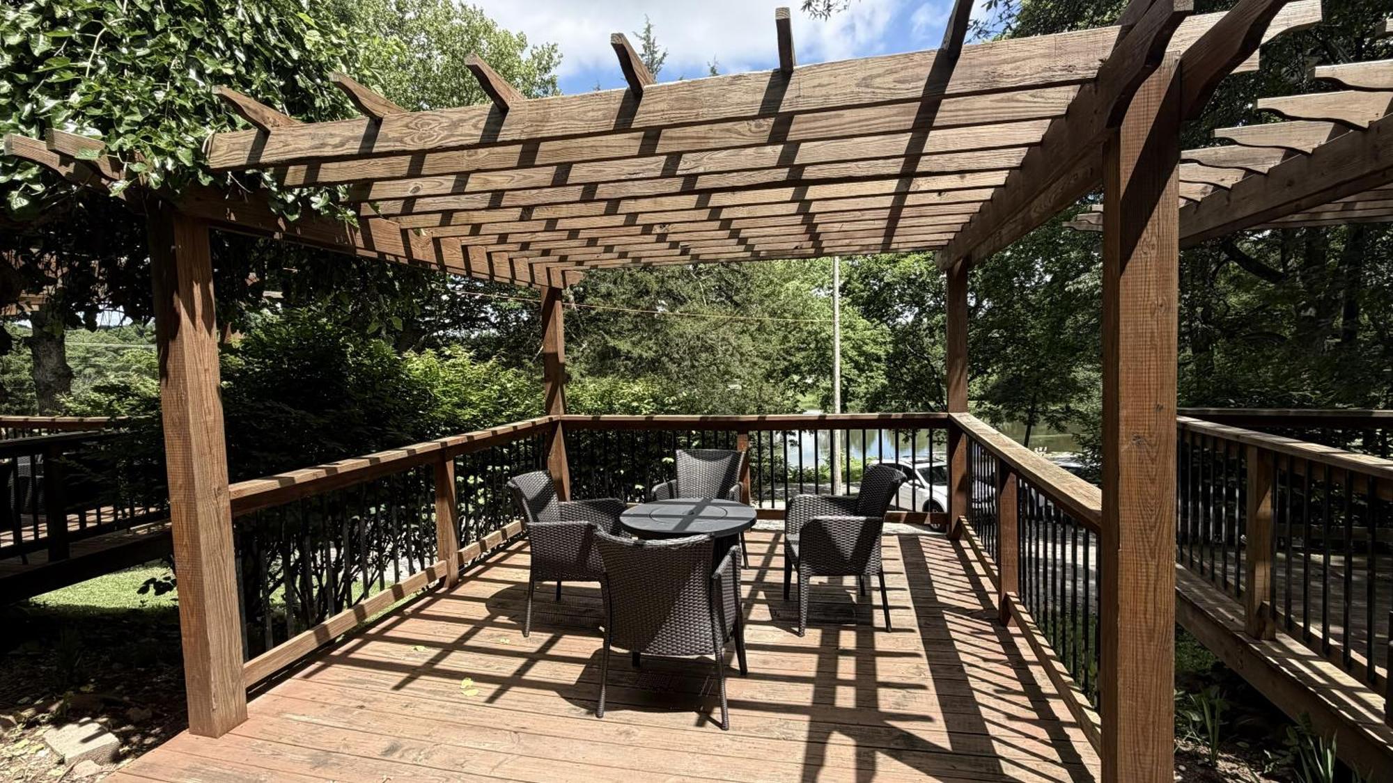 Superior King Suite