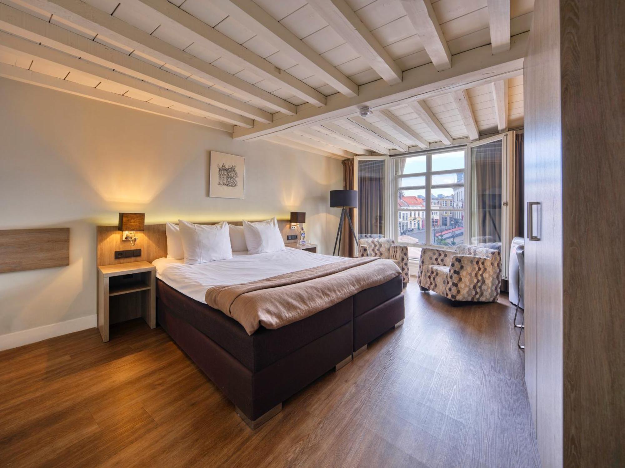 Deluxe Double Room Market View