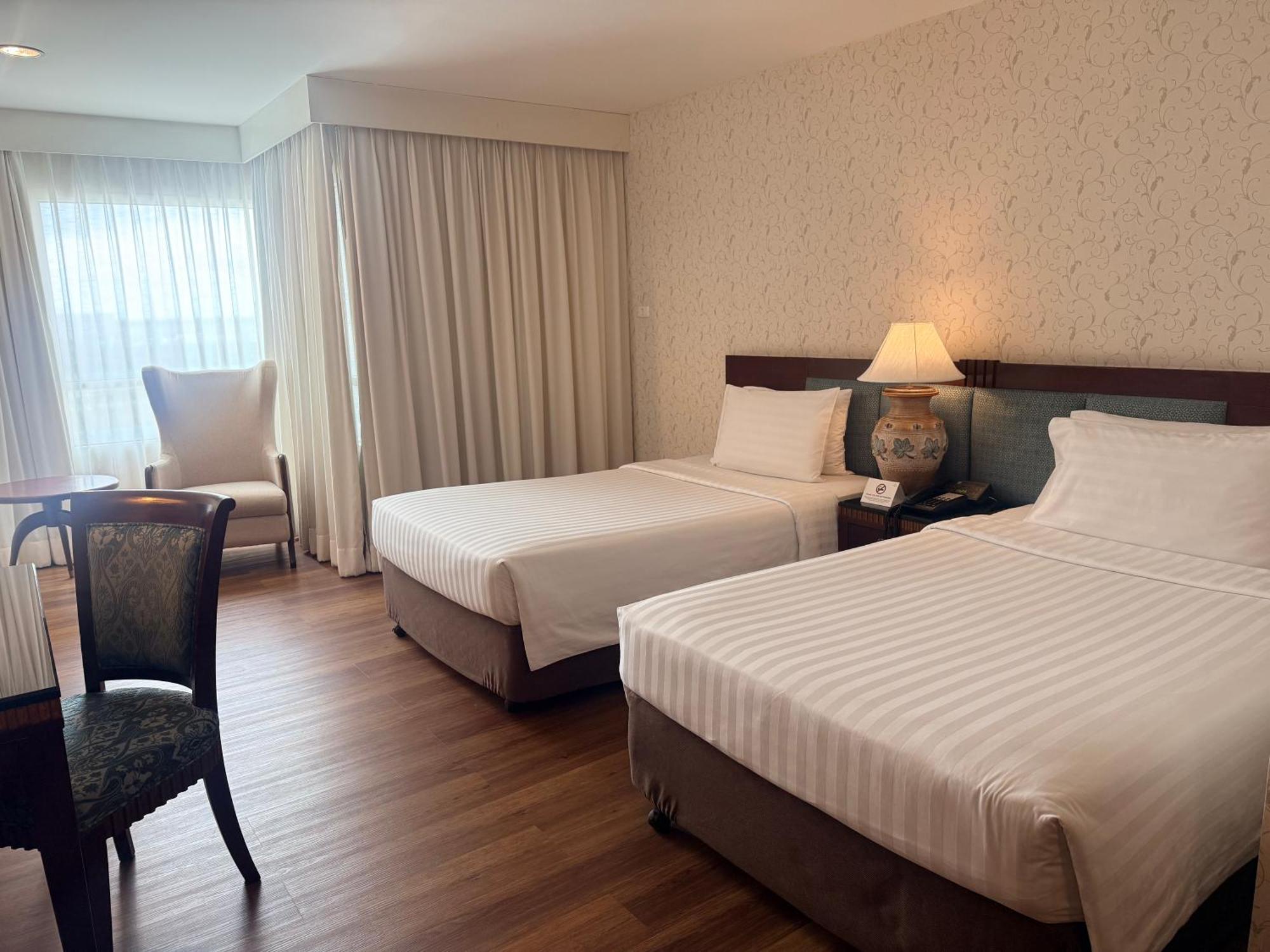 Superior Room,1773667614:JPEG