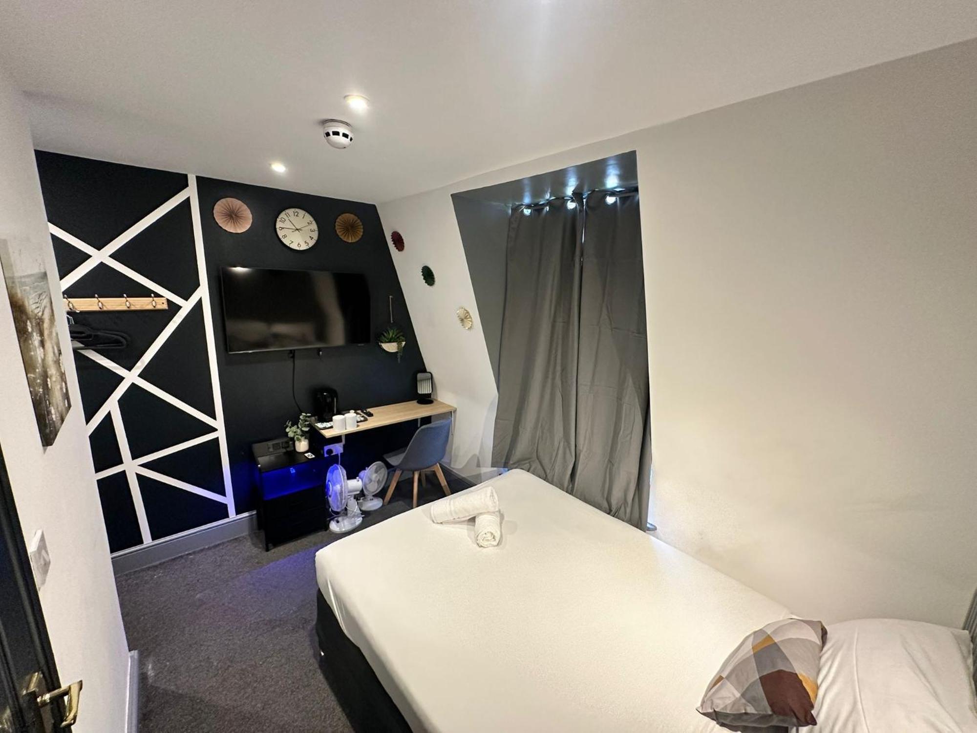 Double Room Private Bathroom