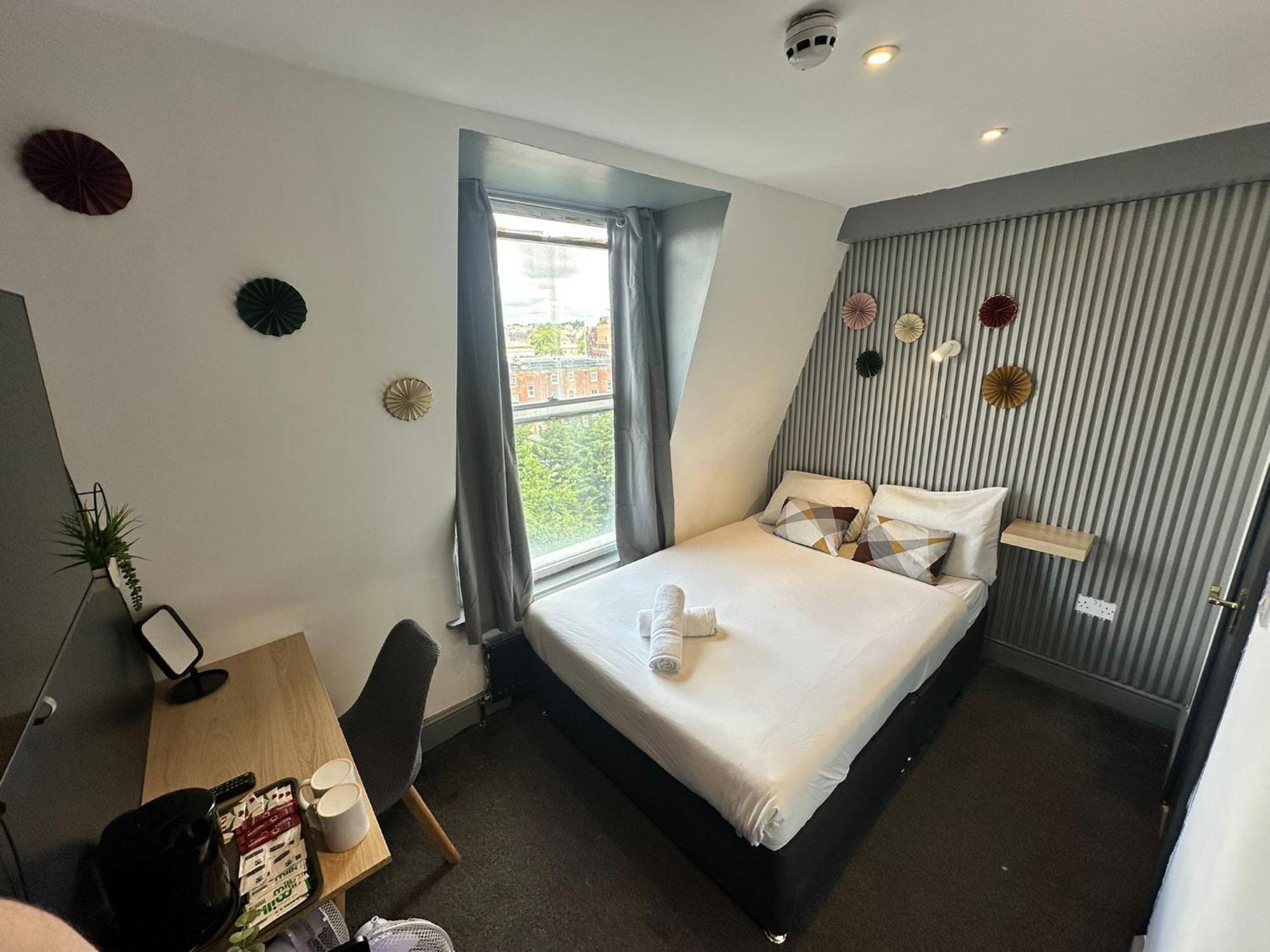 Double Room Private Bathroom