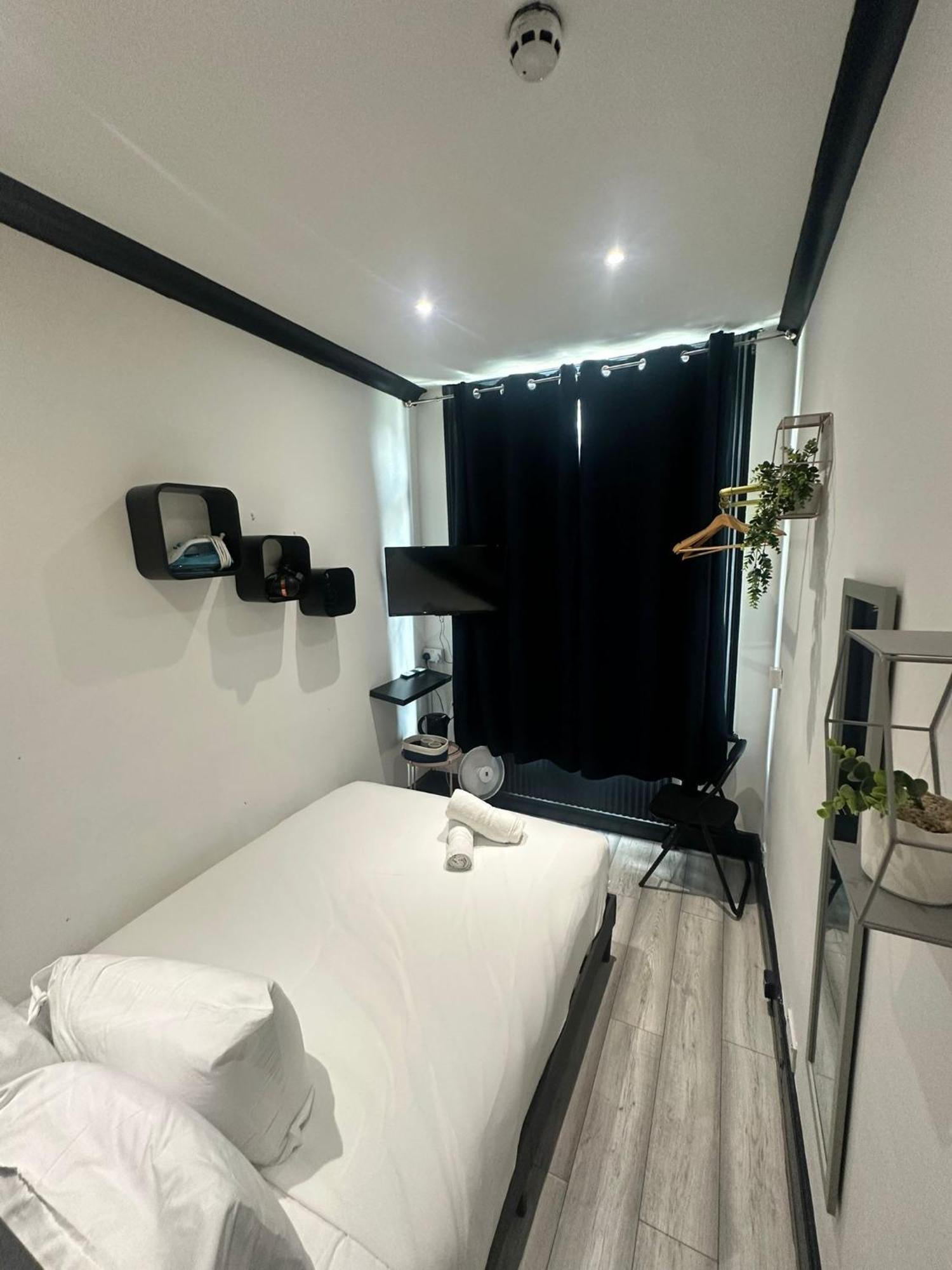 Double Room Private Bathroom