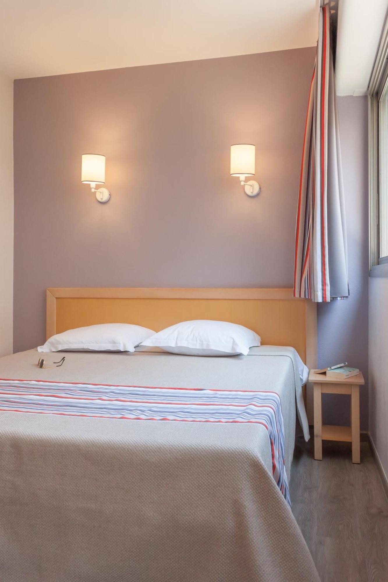 One-Bedroom Apartment Sleeping Alcove