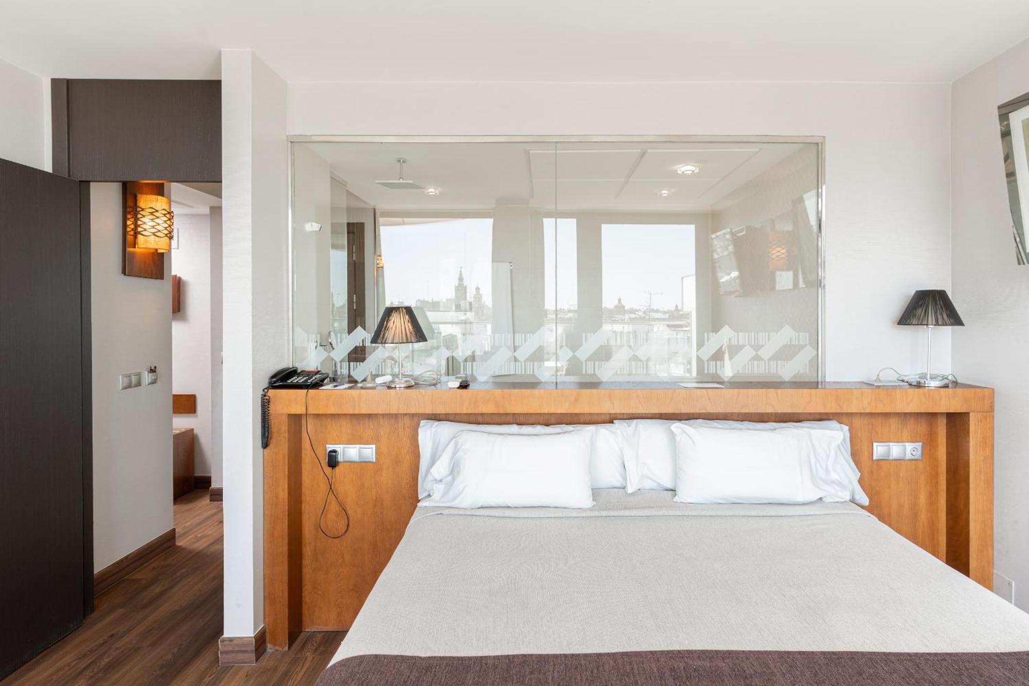 Premium Double Terrace & Whirlpool