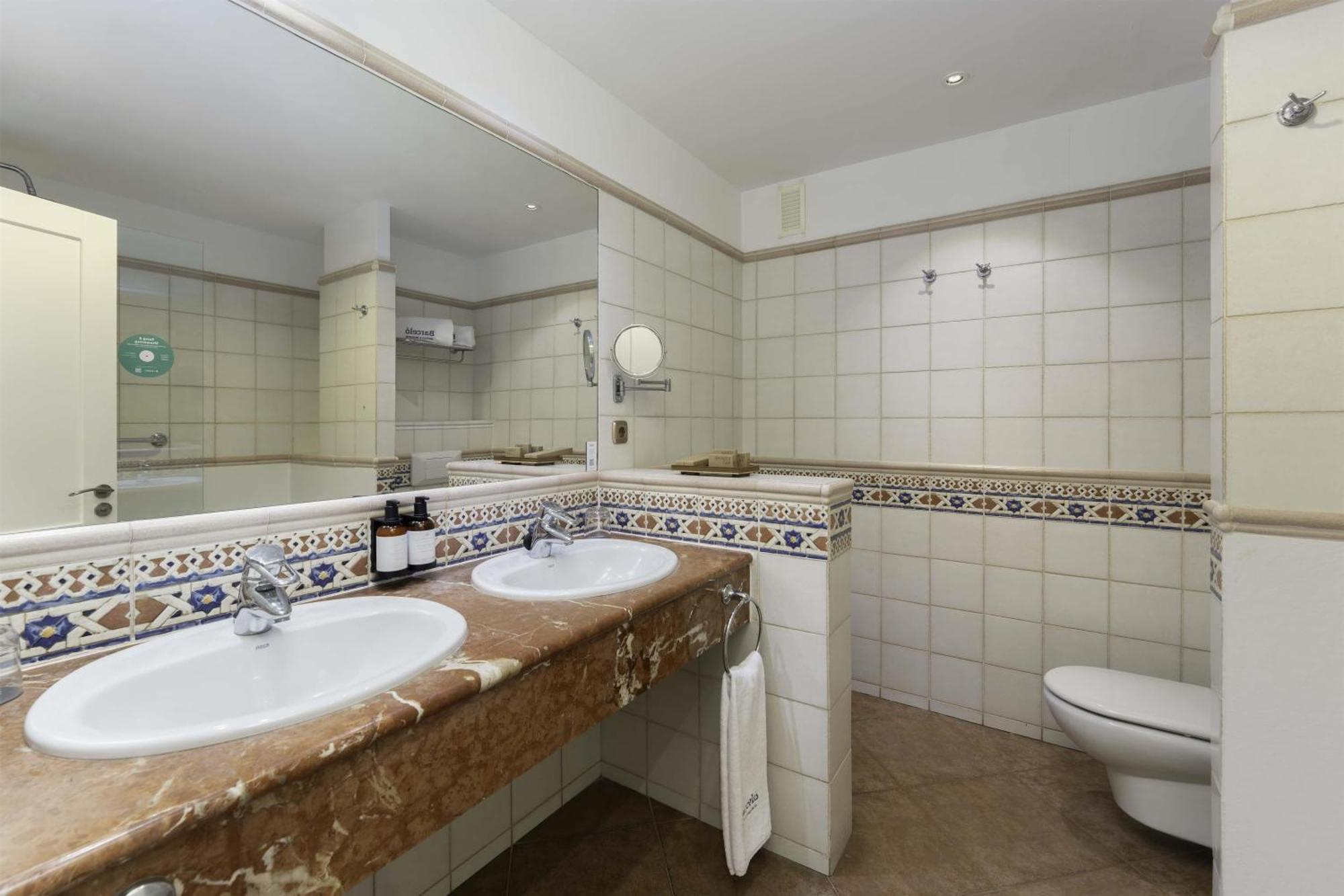 Deluxe Room Hot Tub