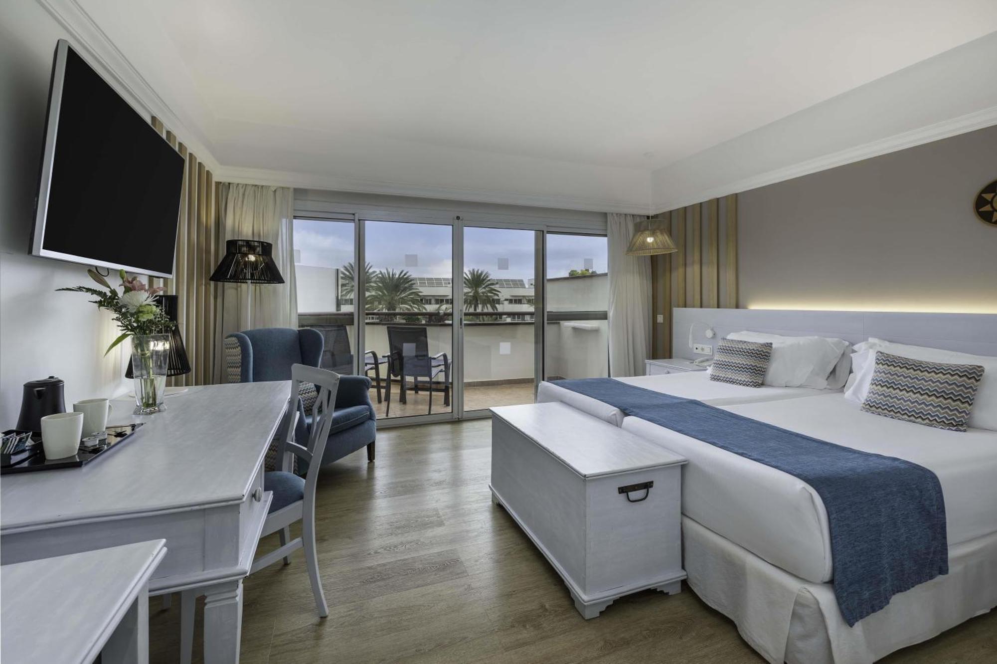 Double Room Pool View
