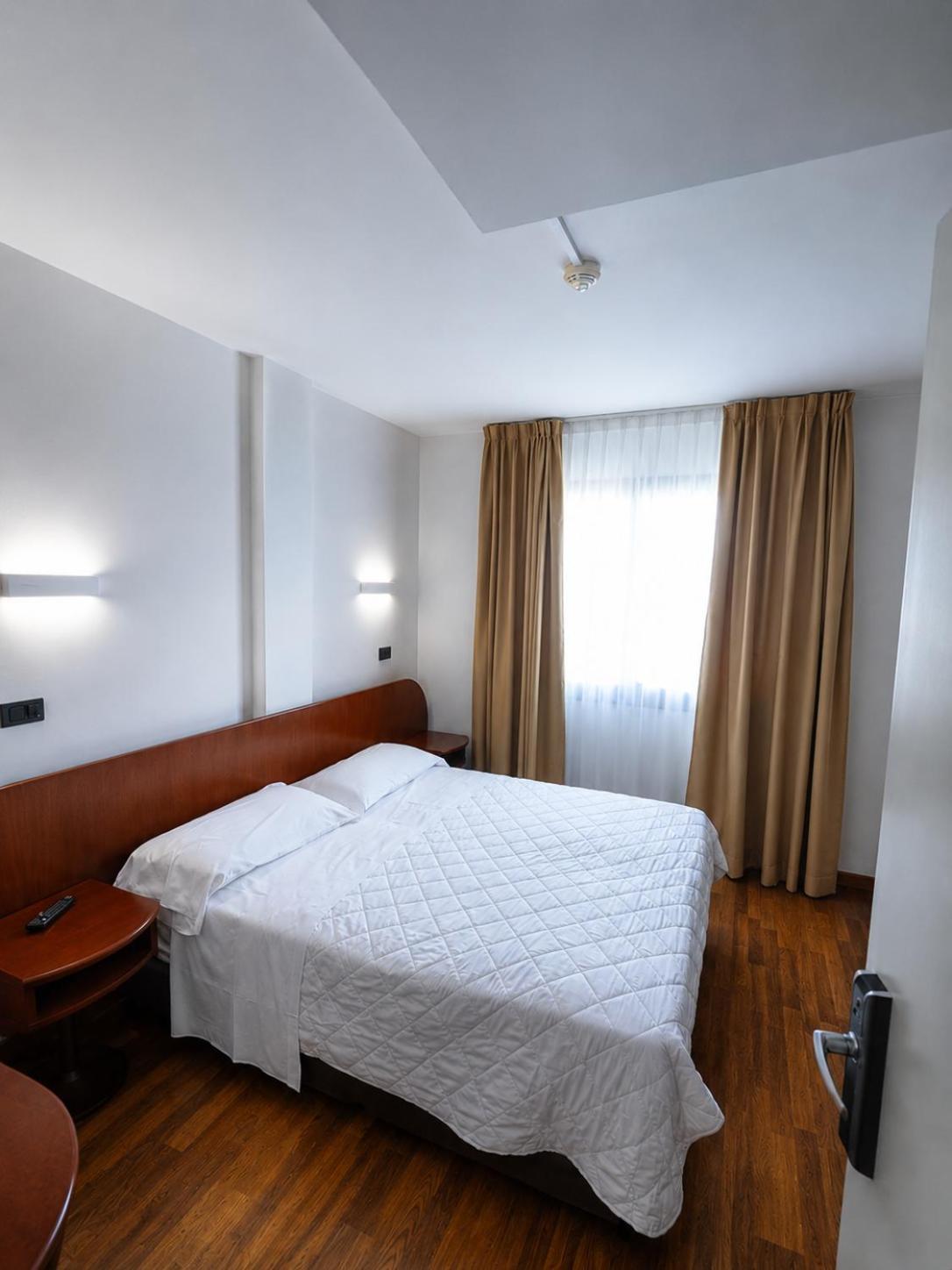 Standard Double or Twin Room,1773681959:JPEG