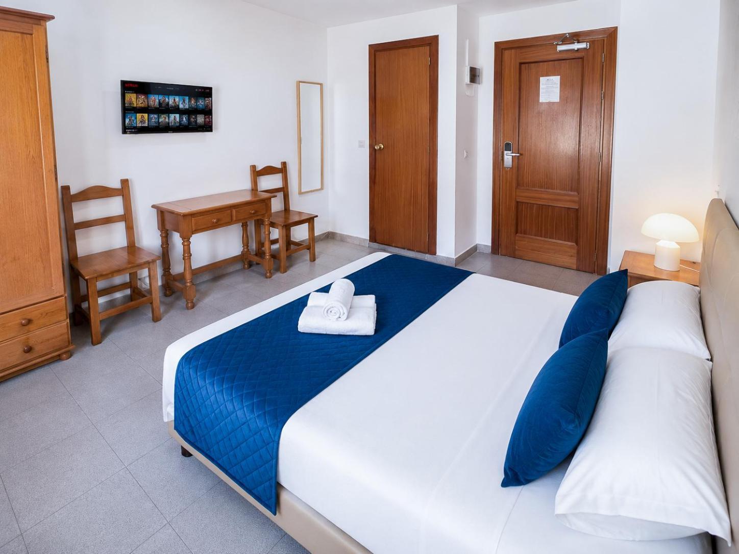 Double Room Private Bathroom