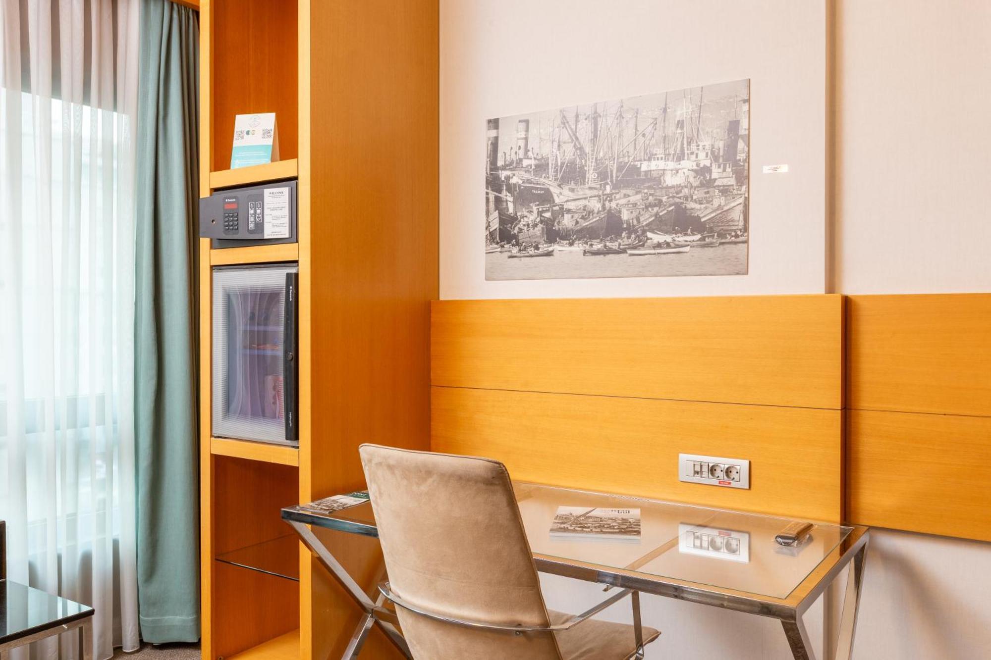Executive Room Lounge Access