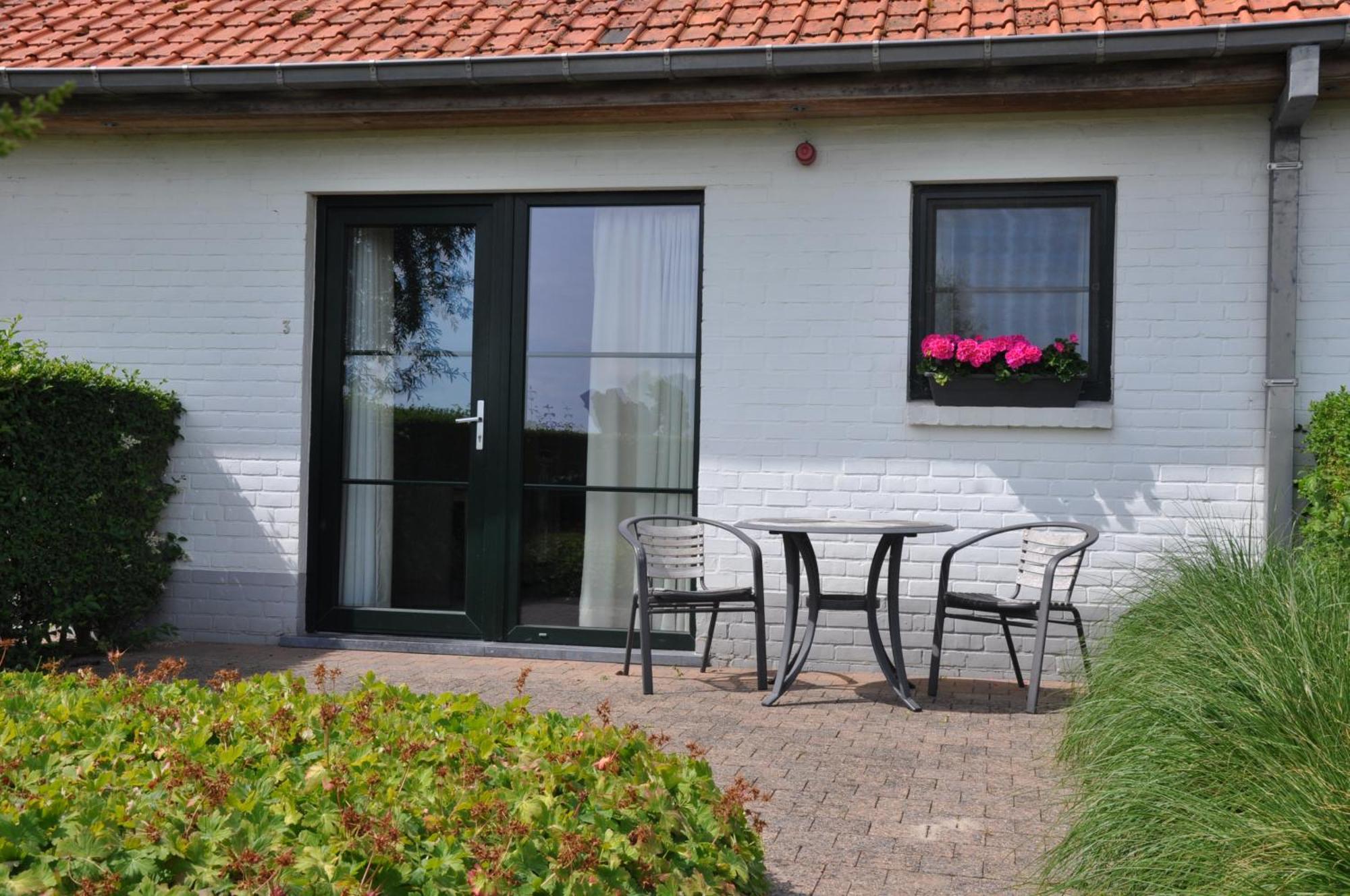 Family Room Garden View Terrace