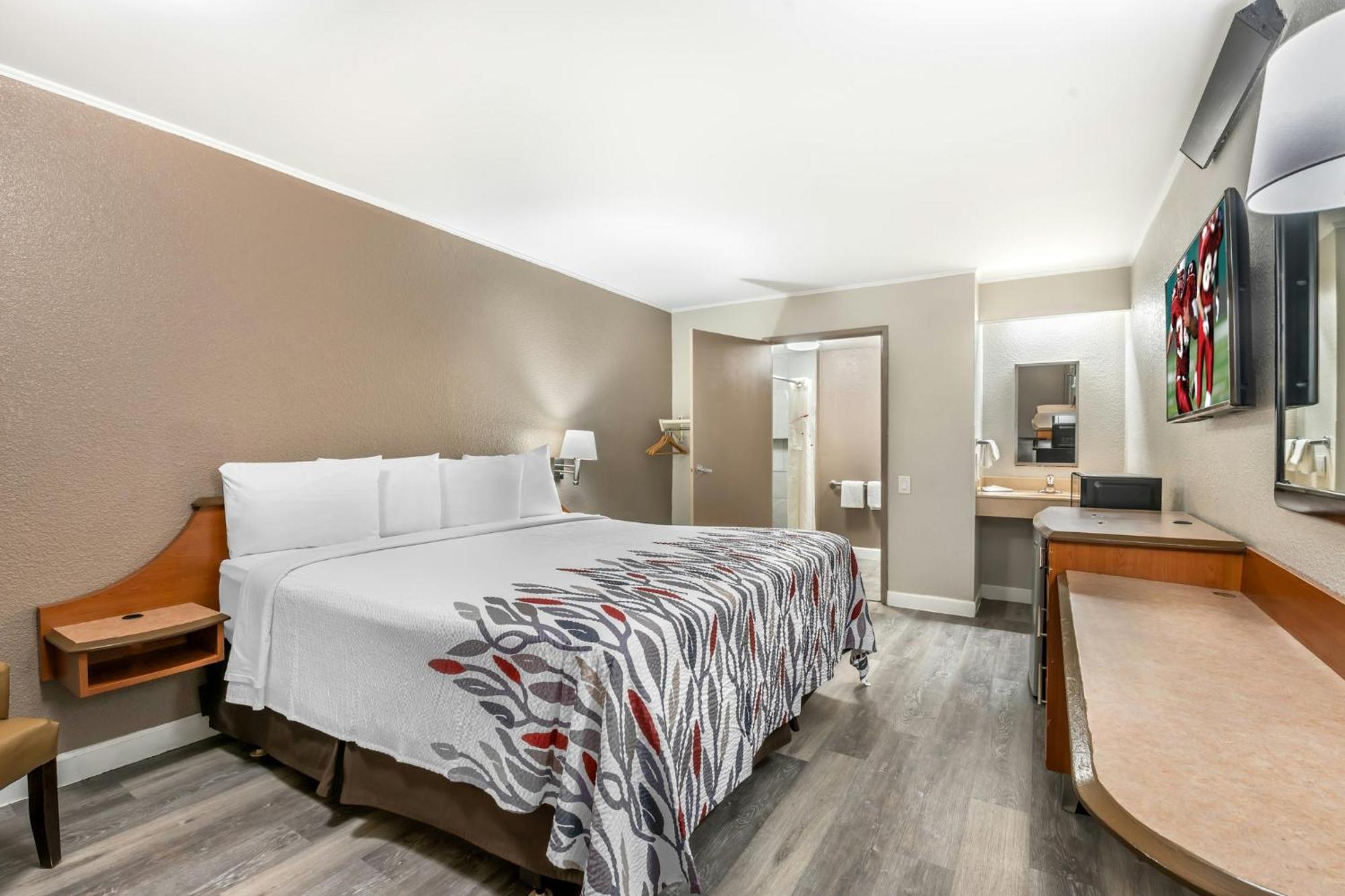 Deluxe King Room Disability Access Smoke Free