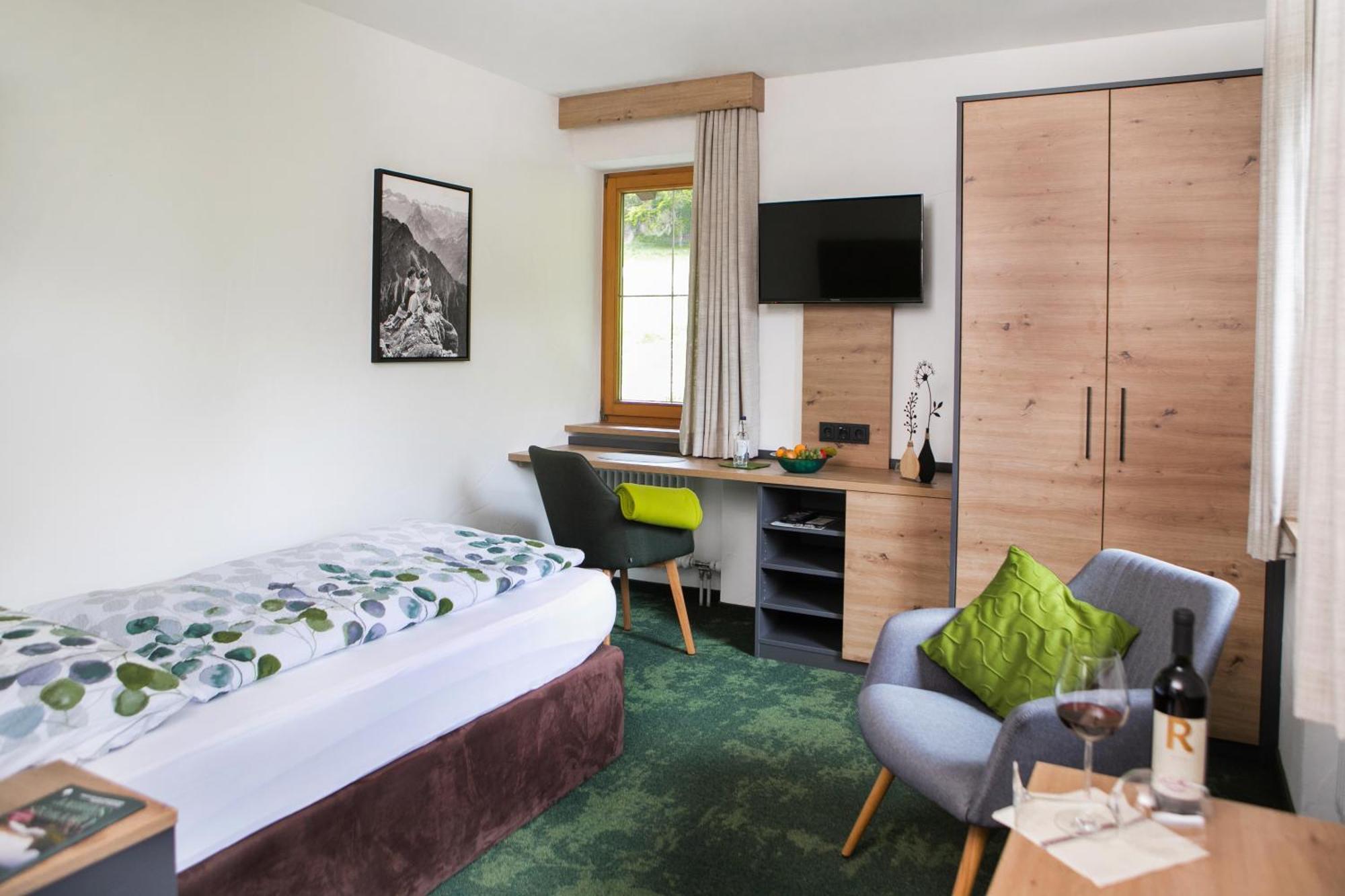 Single Room,1773714789:JPEG
