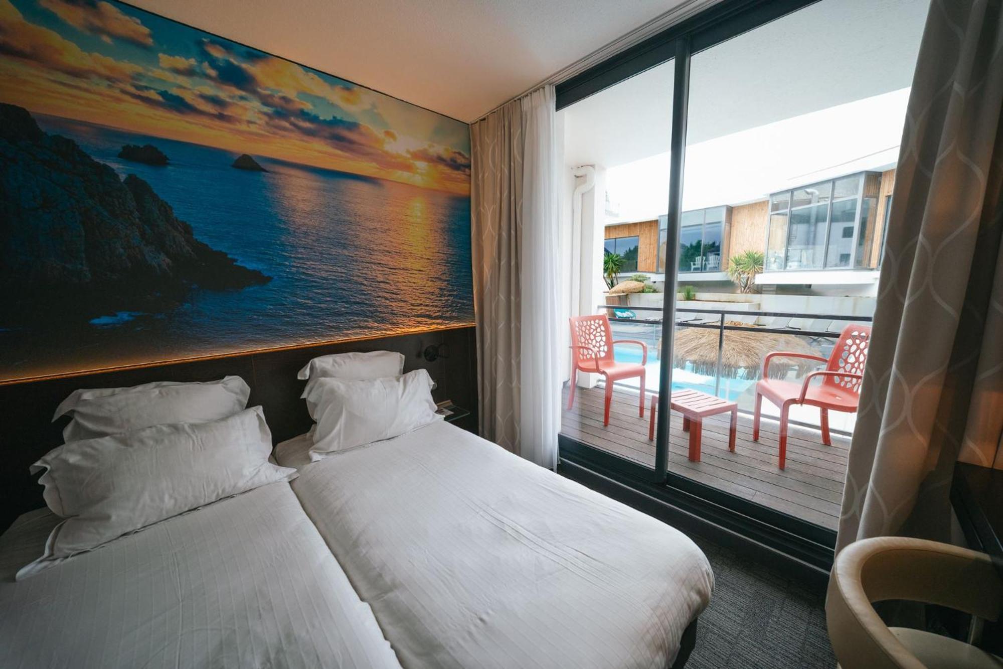 Twin Room Pool Side