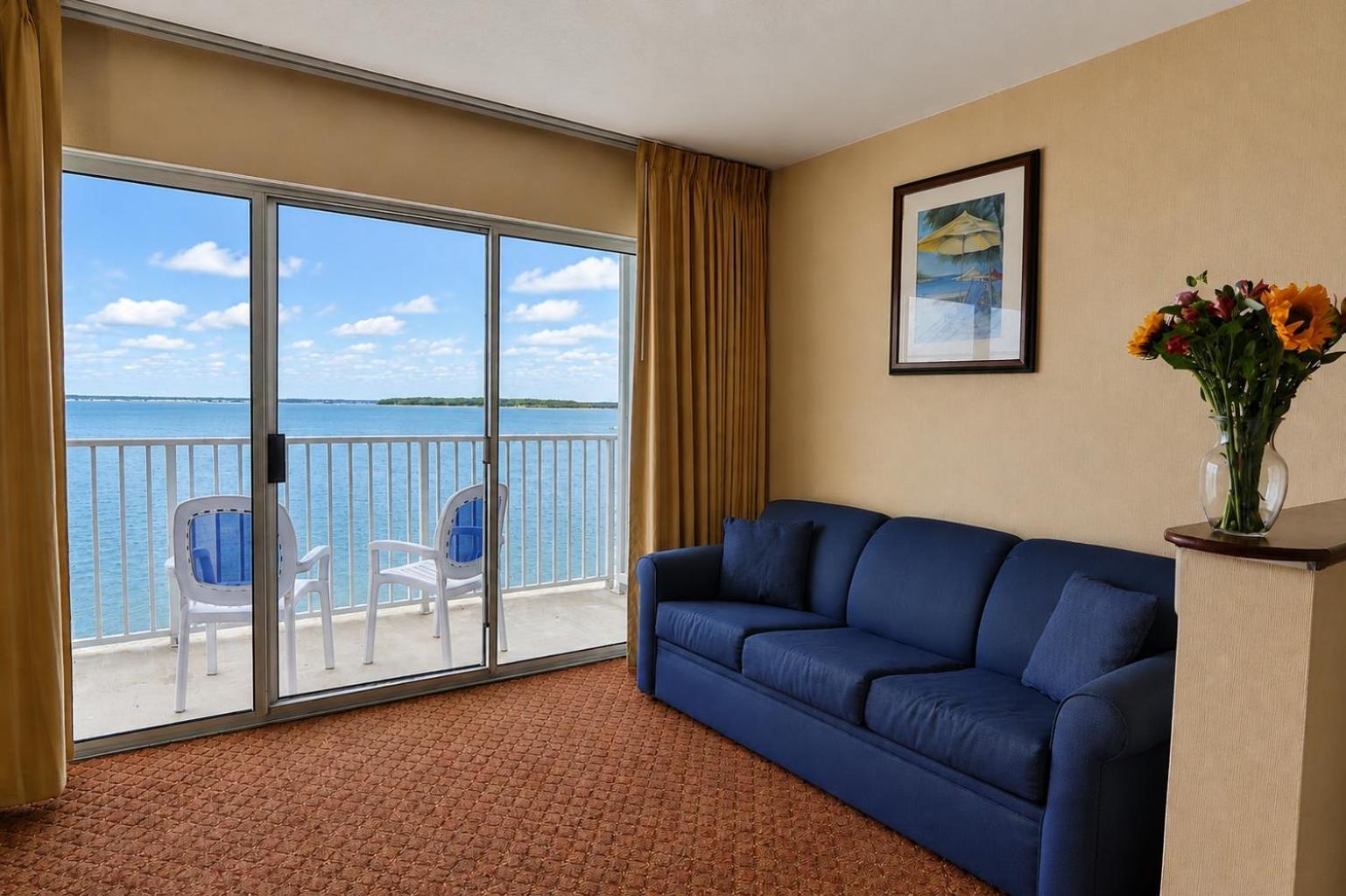 Bayfront Deluxe Queen Kitchenette South Building