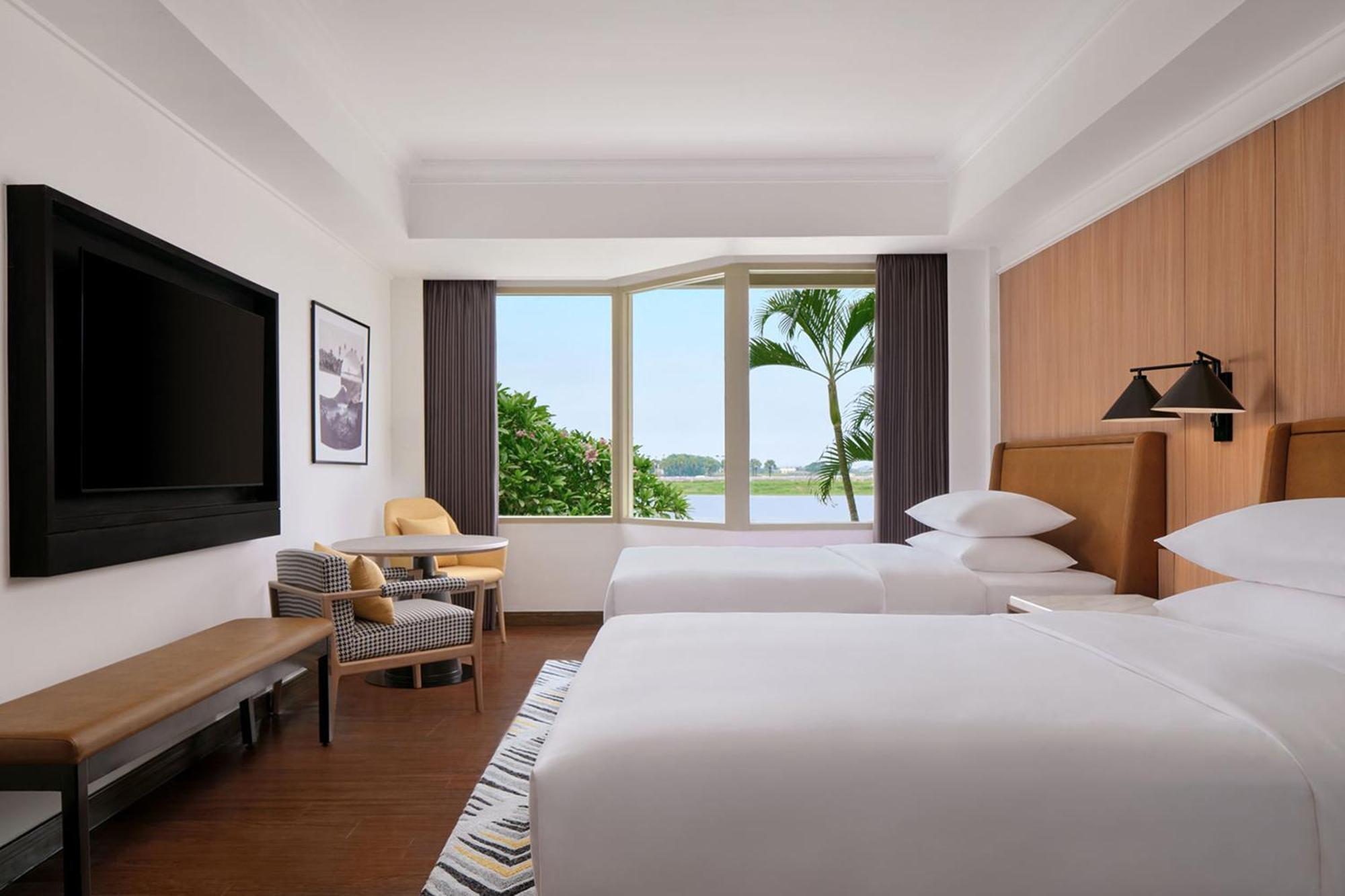 Deluxe Double Room Lake View