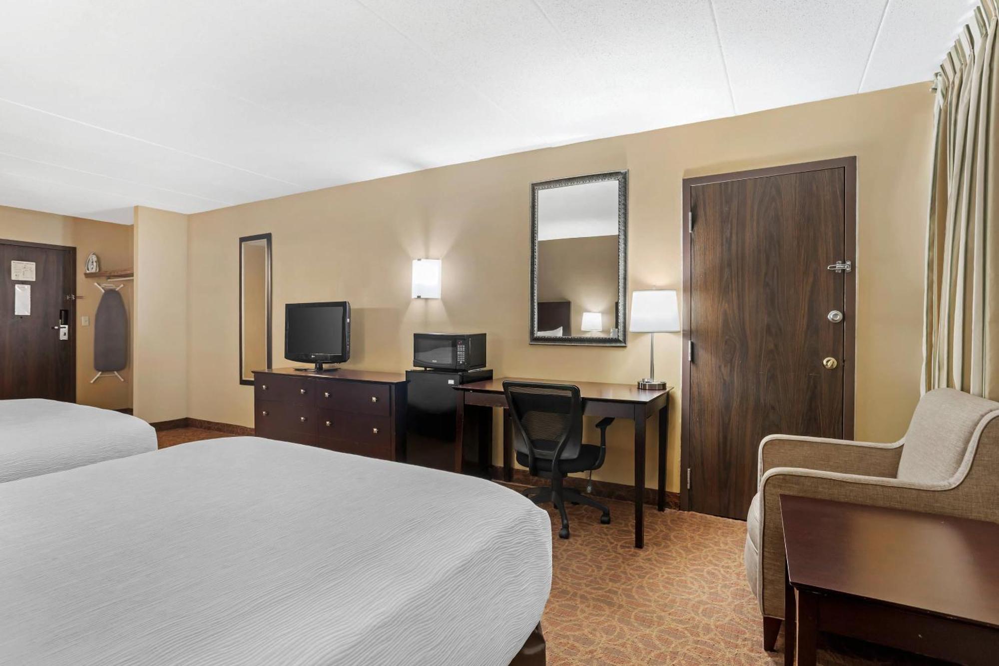 Double Room with Two Double Beds - Non-Smoking