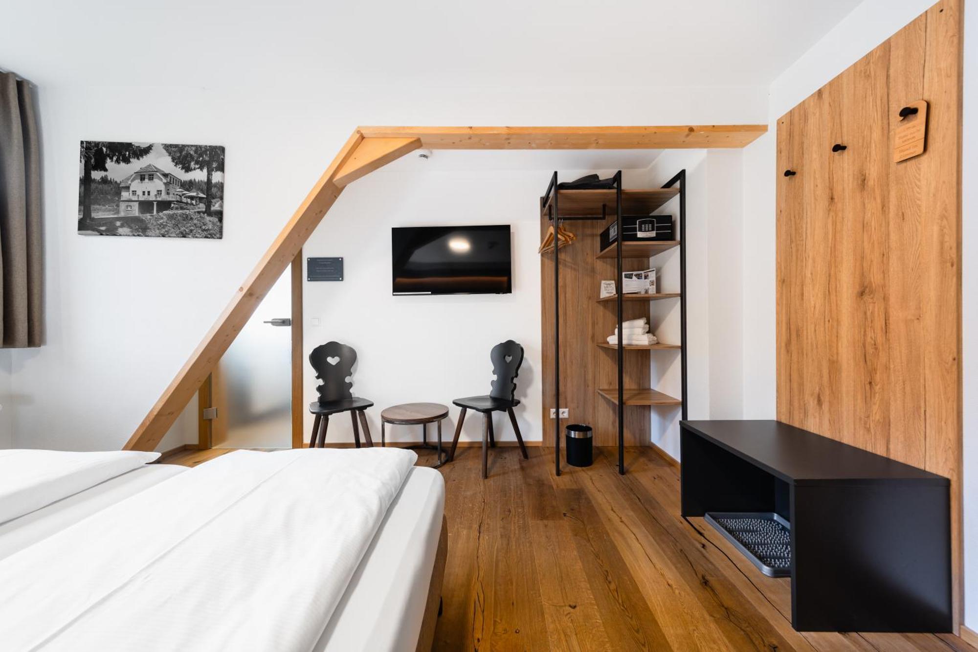 Small Double Room Lake View