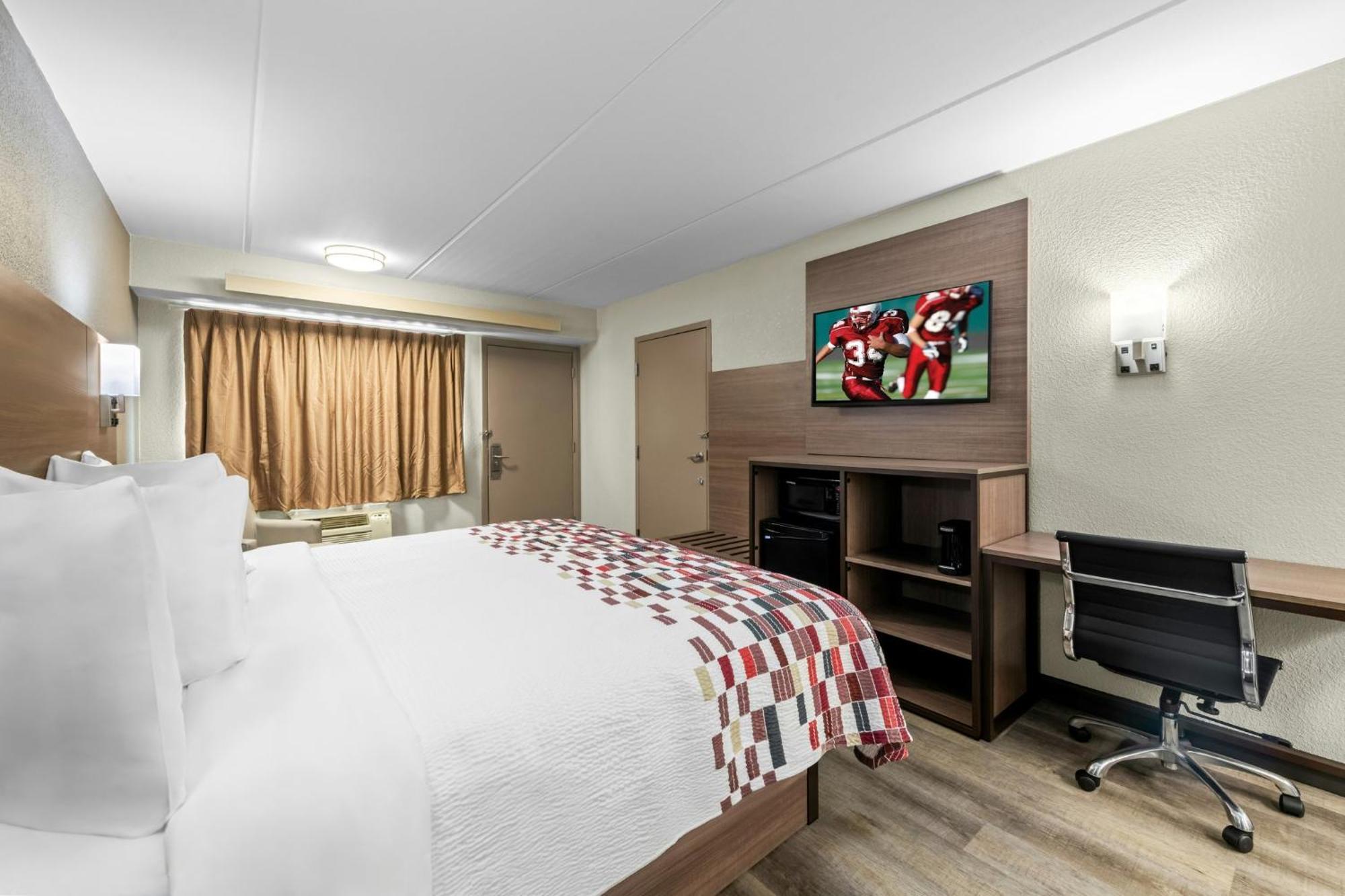 Deluxe King Bed Smoke