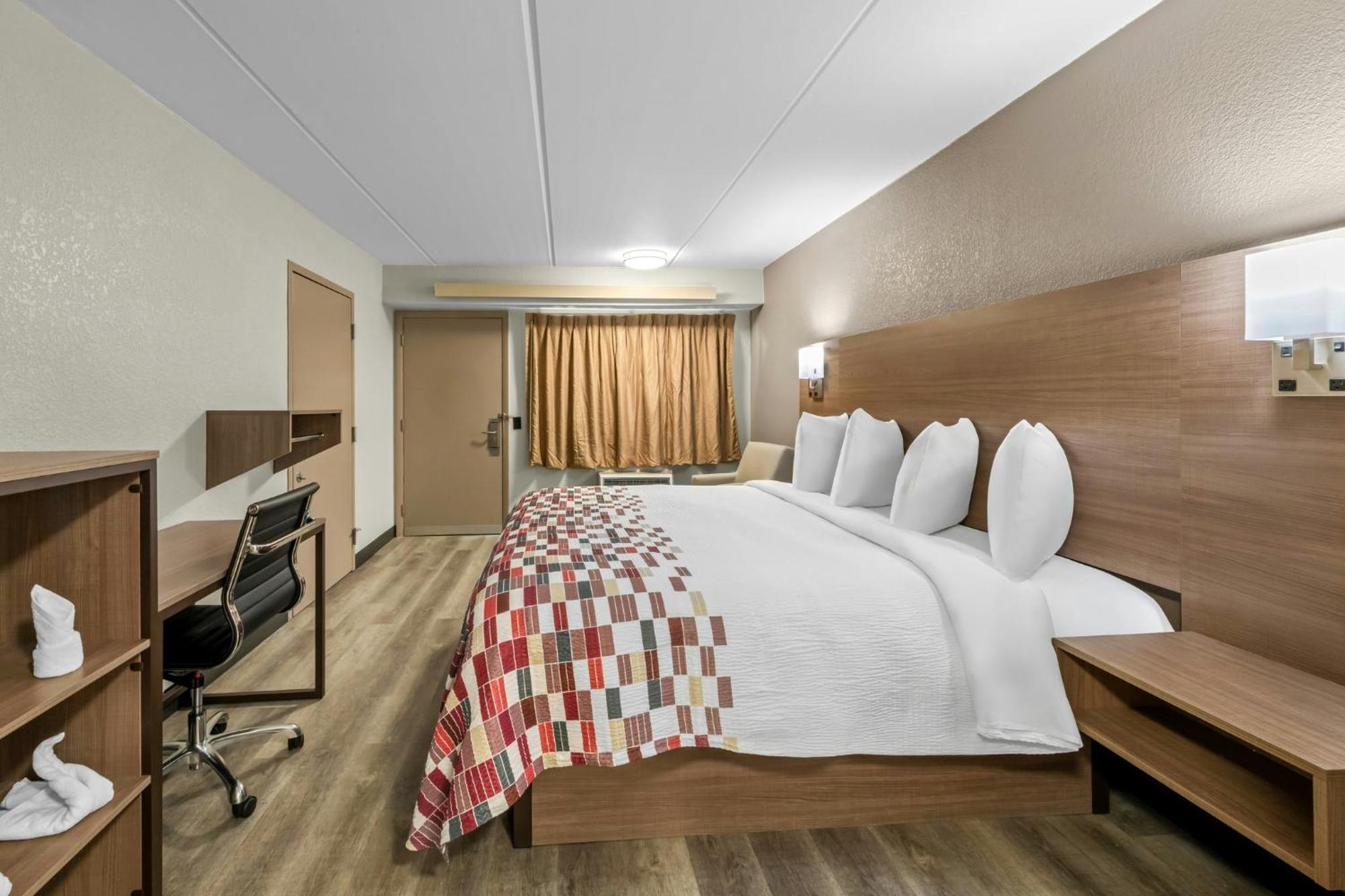 Superior King Room Disability Access Smoke