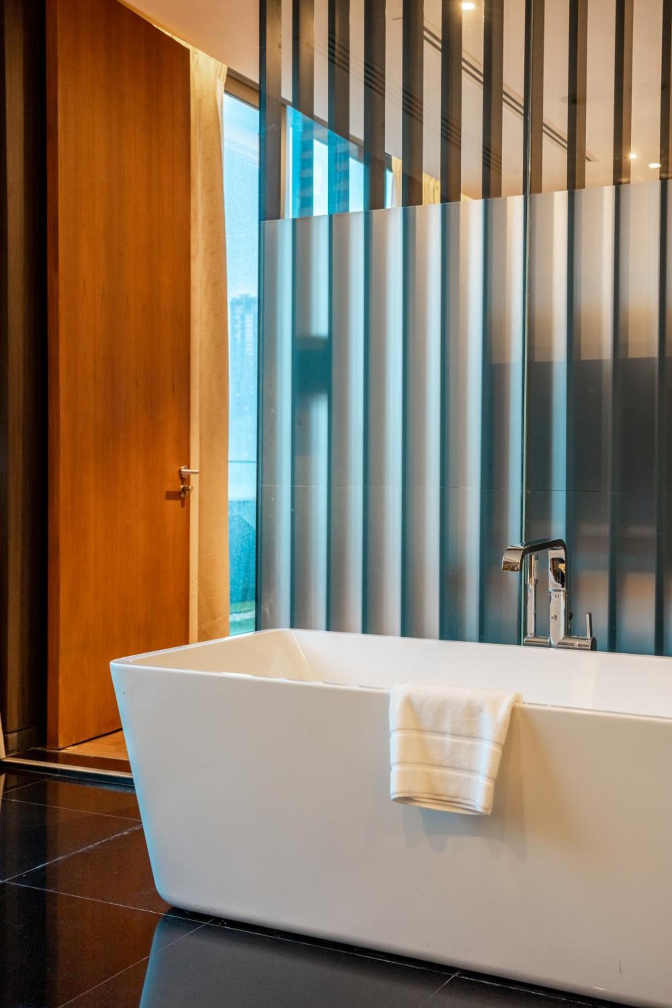 AMARA SUITE Lounge Access Benefits