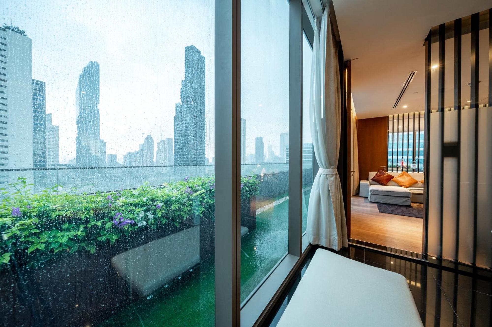 AMARA SUITE Lounge Access Benefits