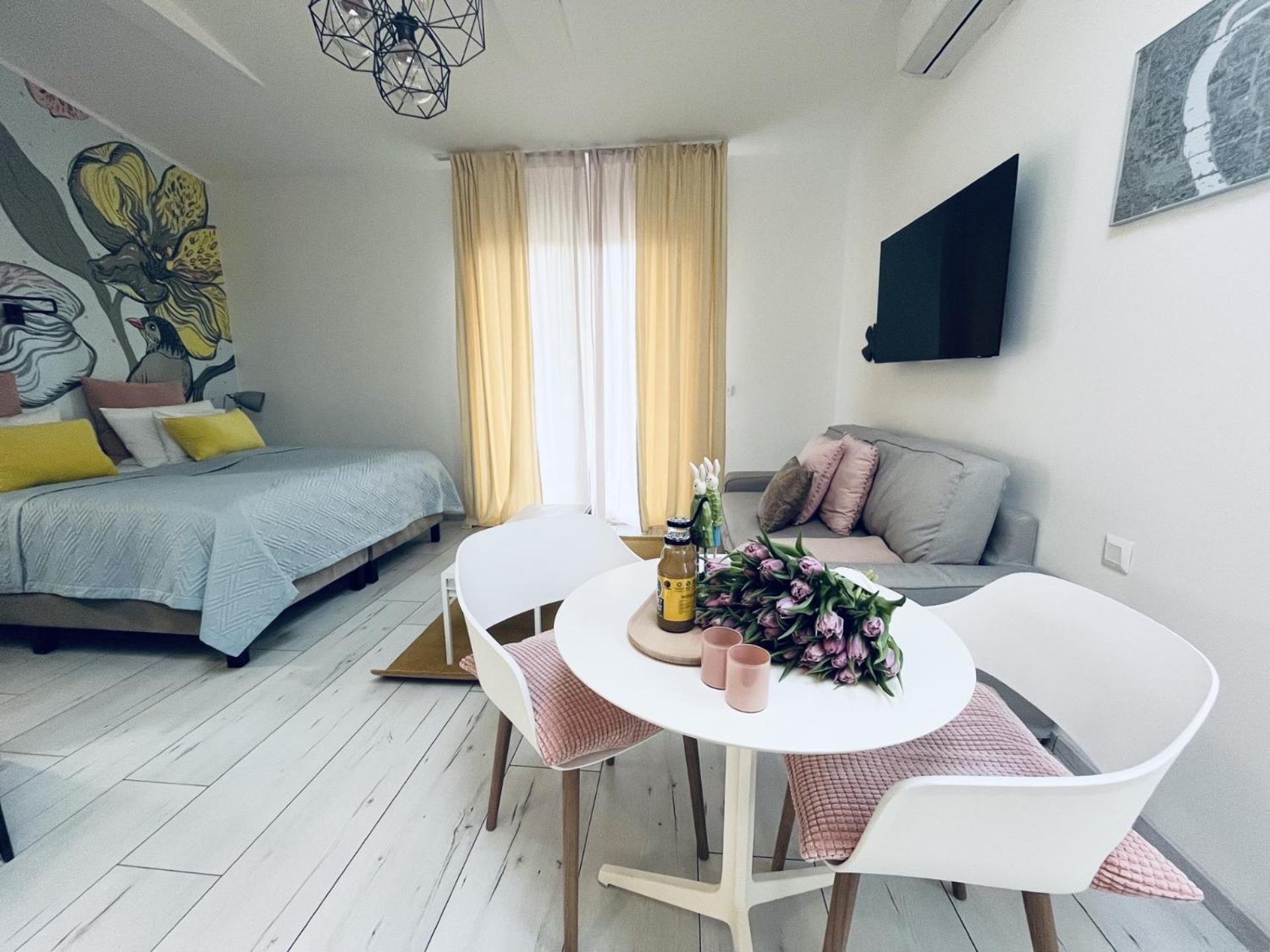 Studio Apartment