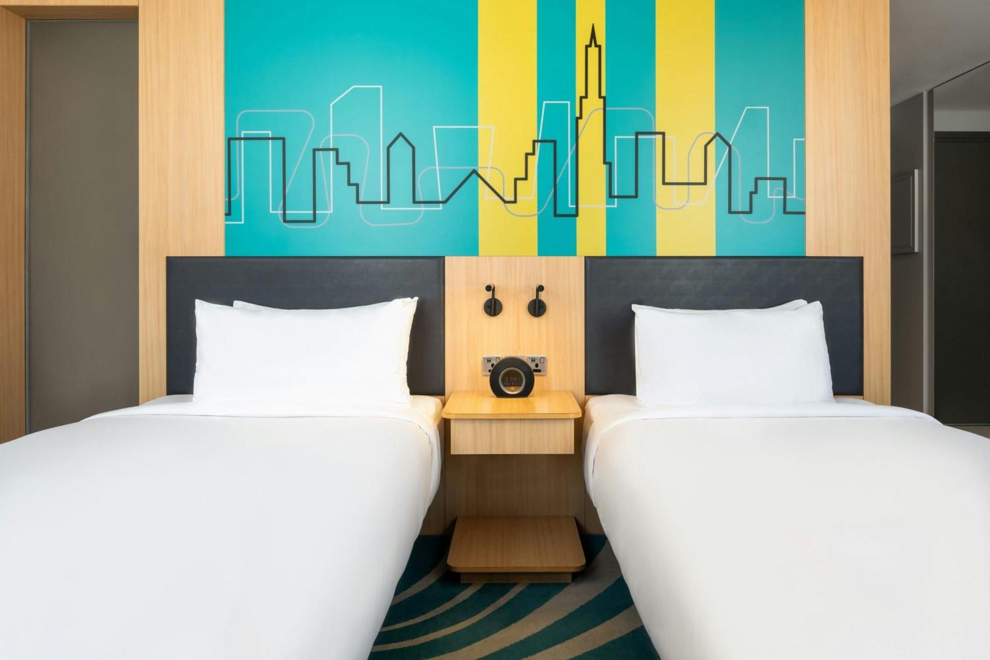 Savvy Room Guest room Twin or Single Beds