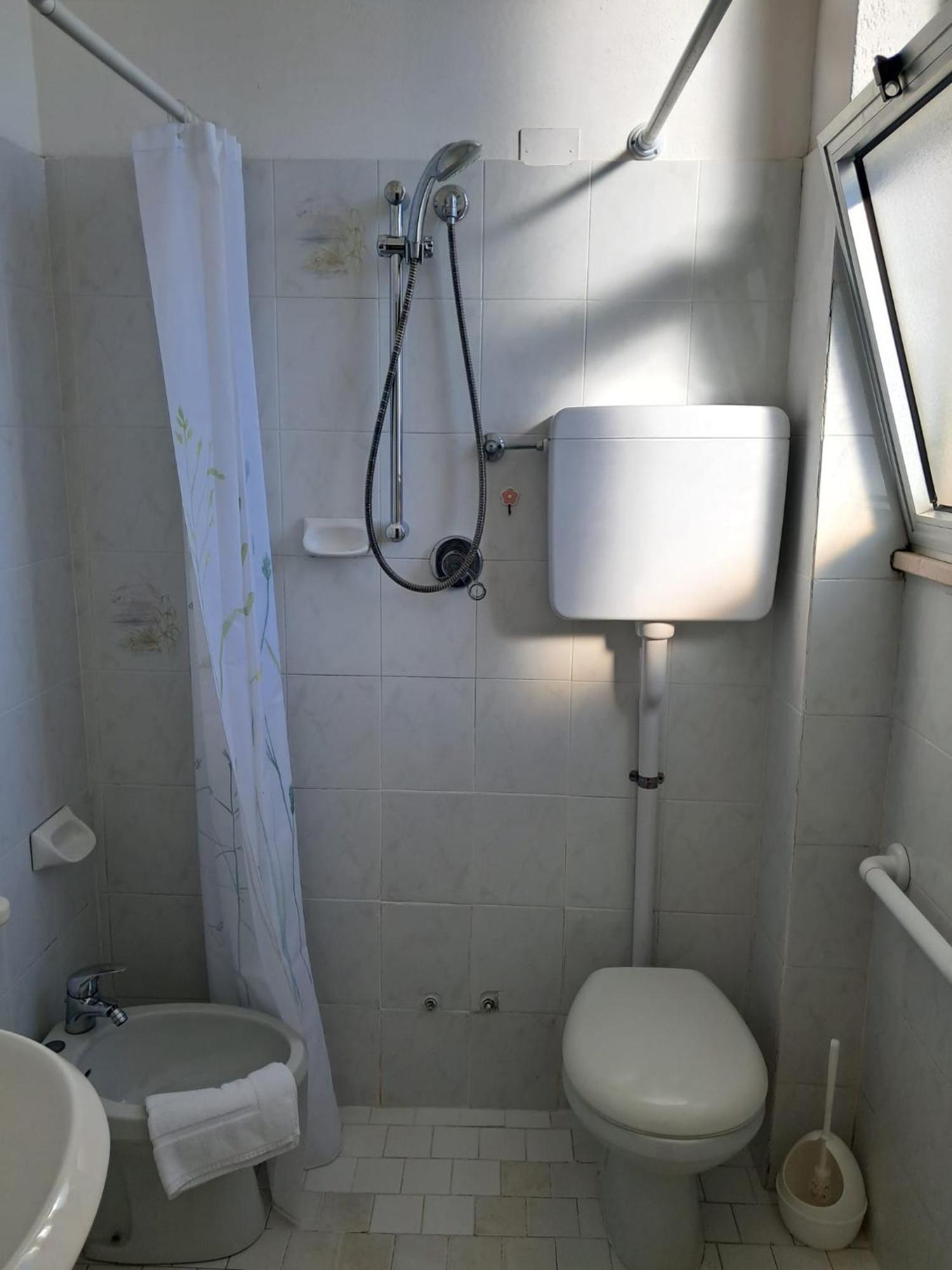 Camera Tripla Budget