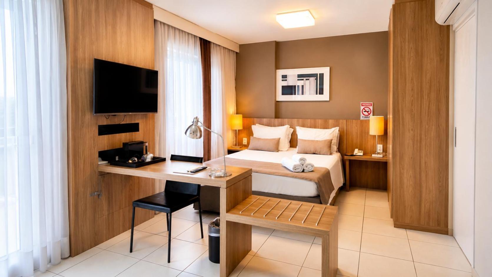 Studio Apartment Queen Bed