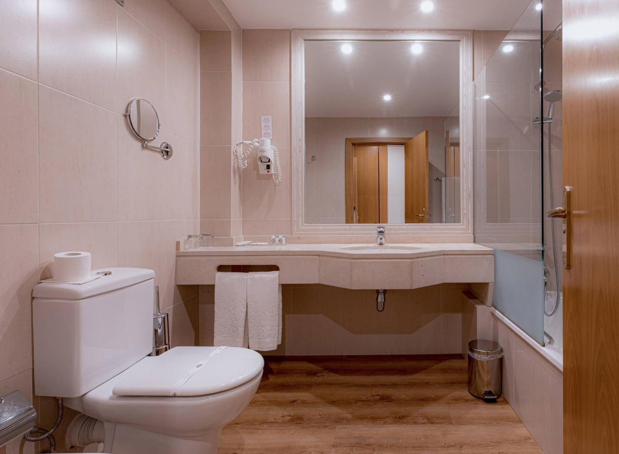 Triple Room,1774419440:JPEG
