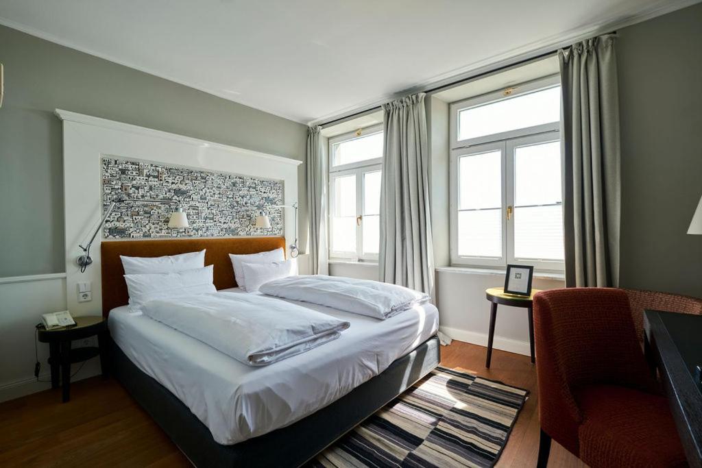 Deluxe Double Room Lake View