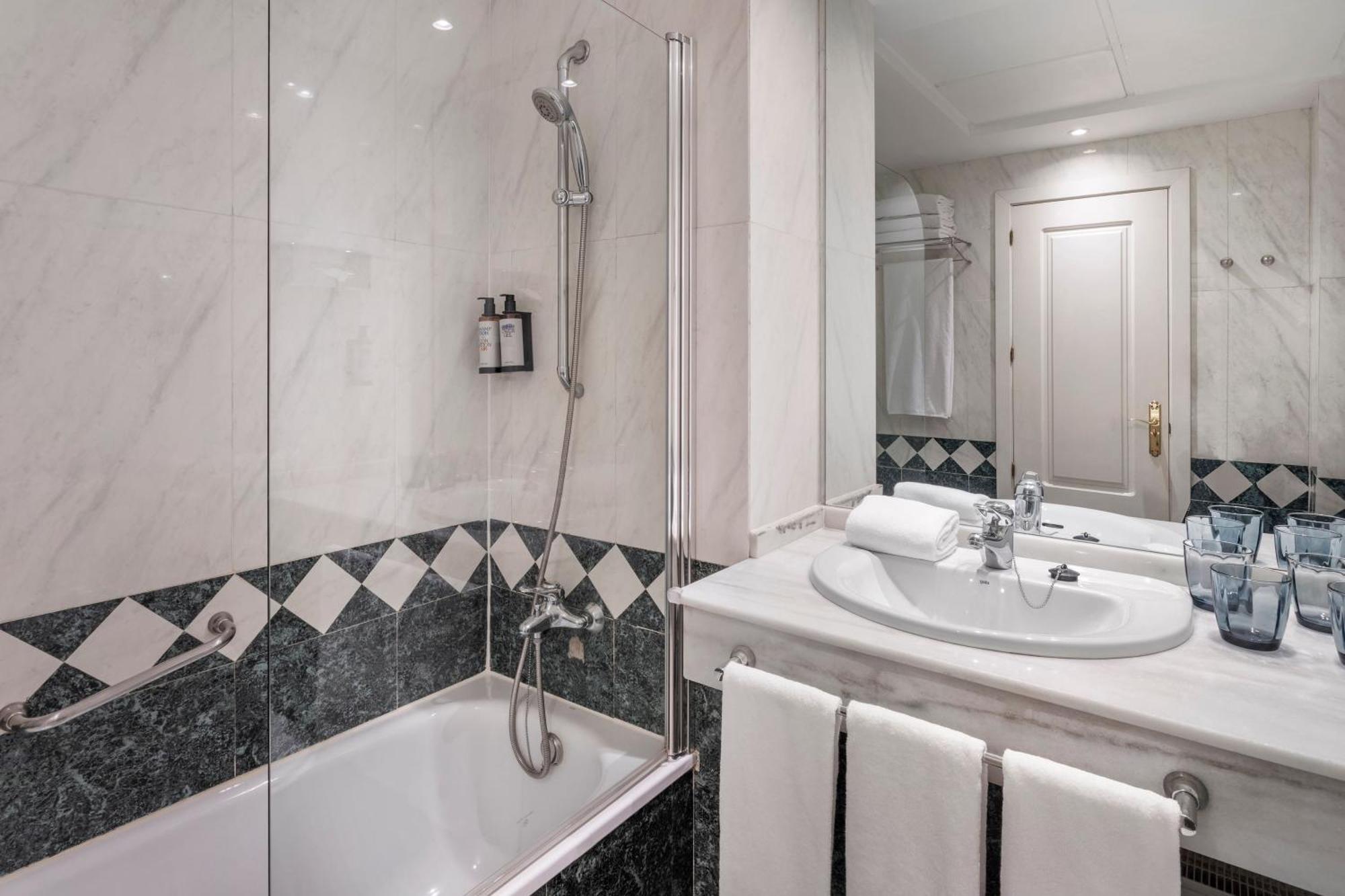 Chambre Familiale (2 Adultes et 2 Enfants)
