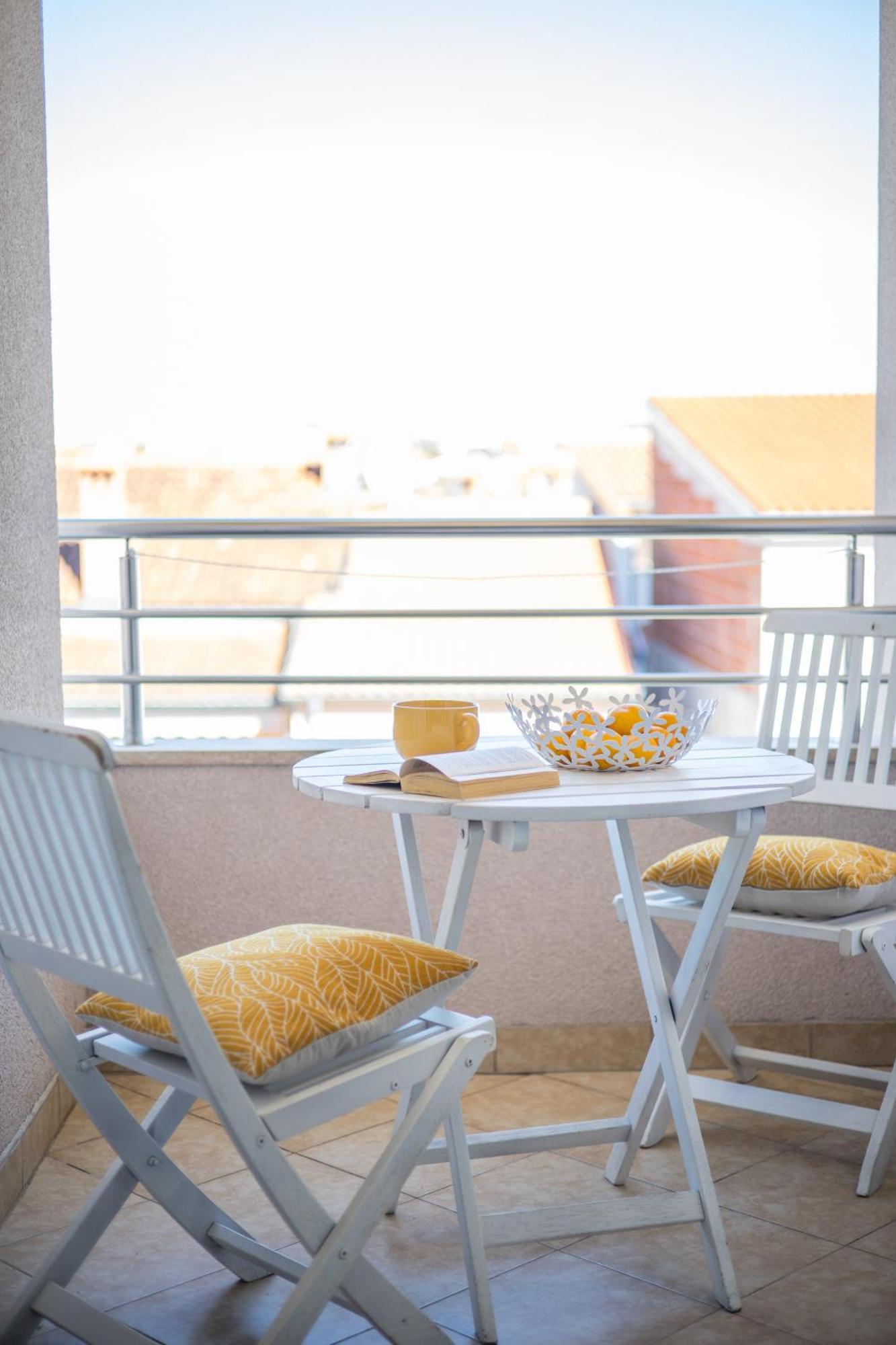 Studio Balcony