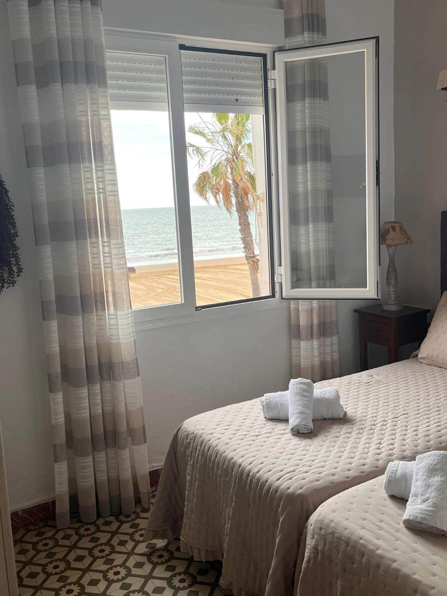 Double or Twin Room Sea View
